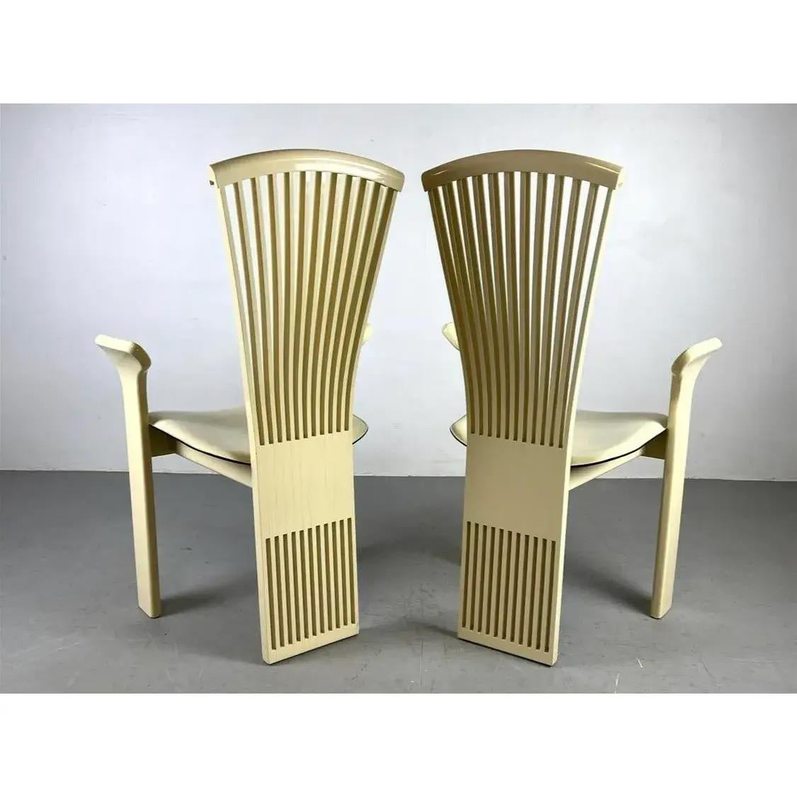 Tappezzeria A Pair of Pietro Constantini Cream Lacquered Dining Chairs in vendita
