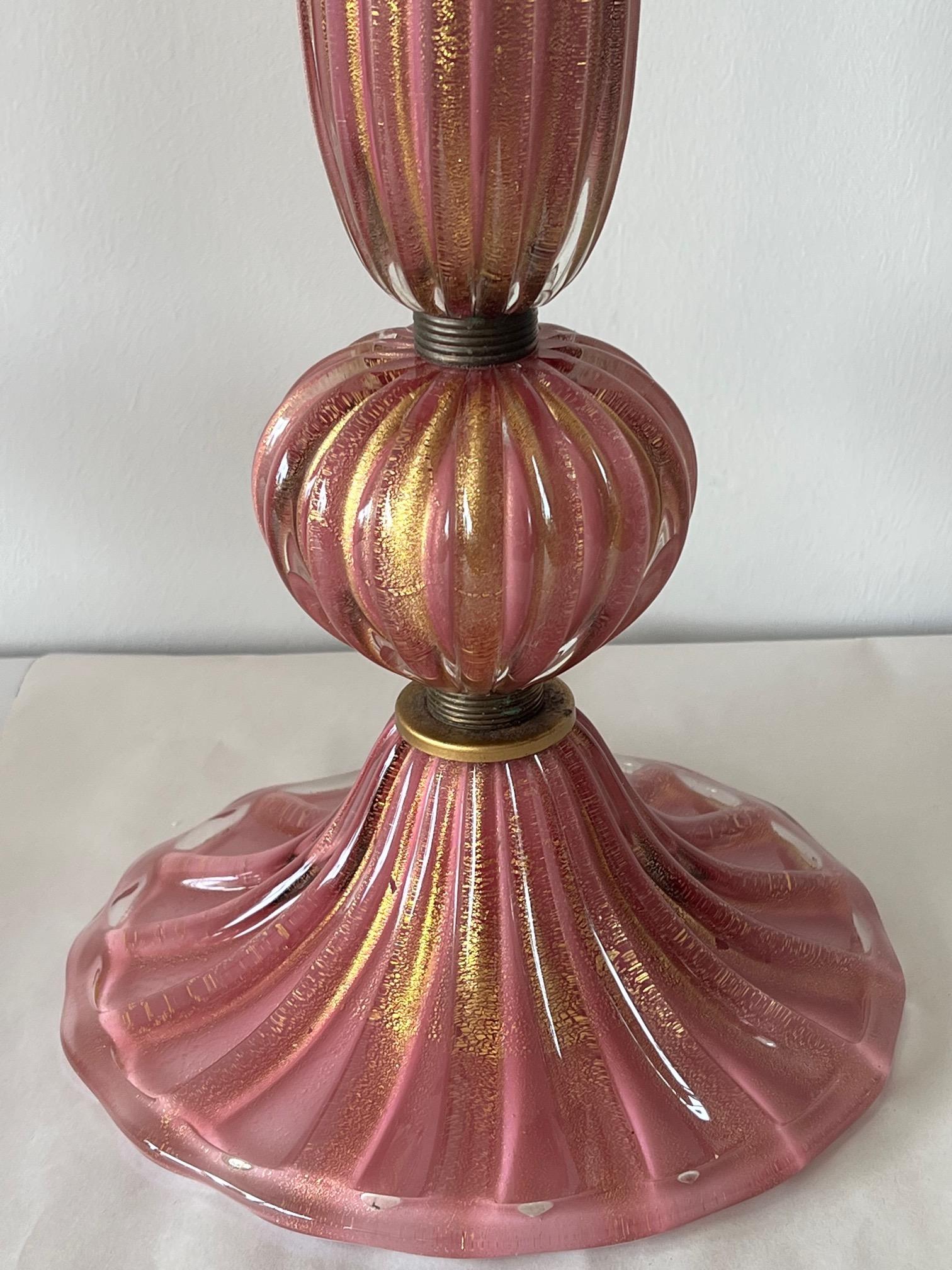 Paar rosafarbene Murano-Lampen aus Glas mit Goldflecken im Angebot 6