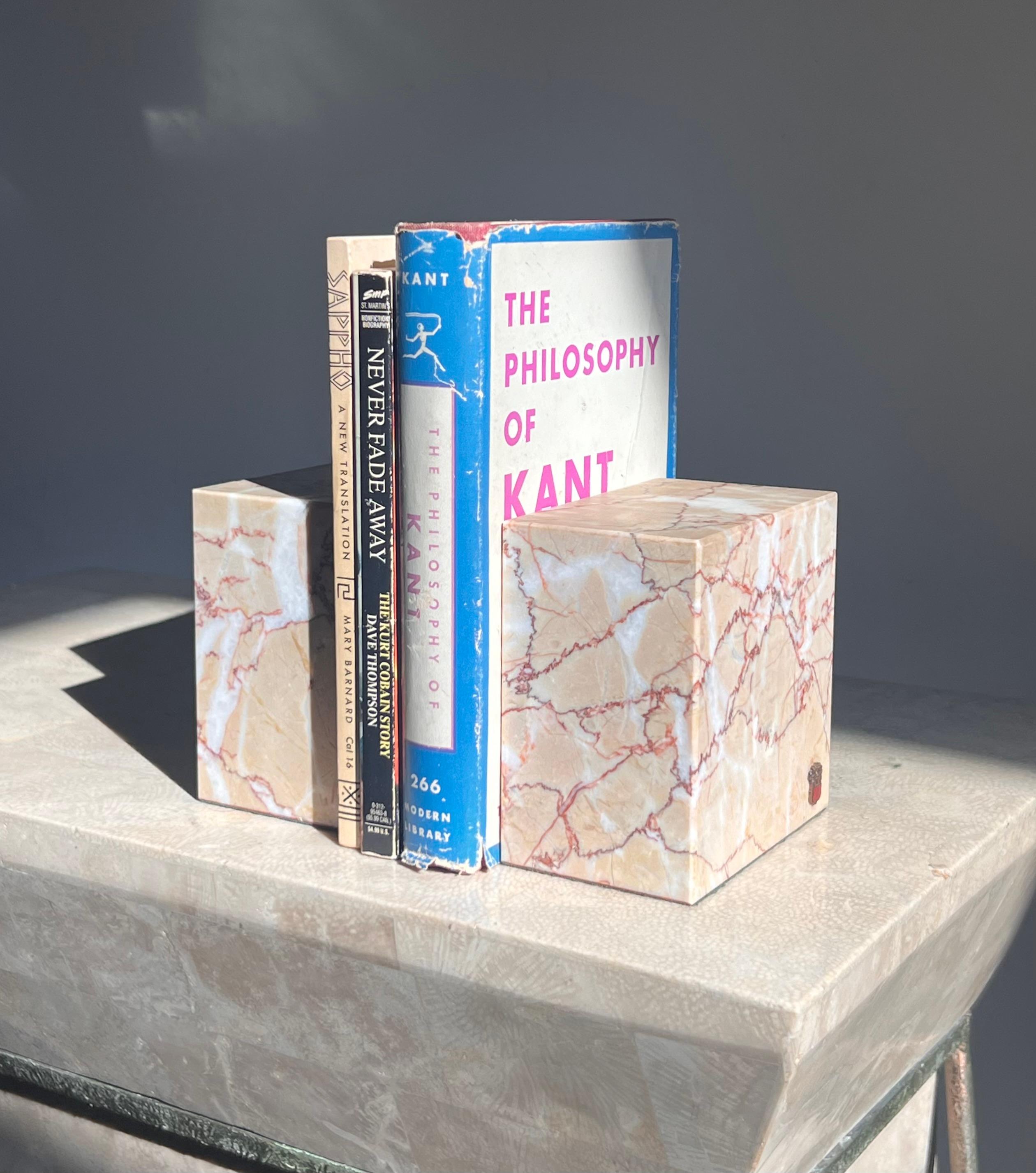 A pair of pink marble bookends by Vermont Marble Co, mid 20th century  For Sale 5