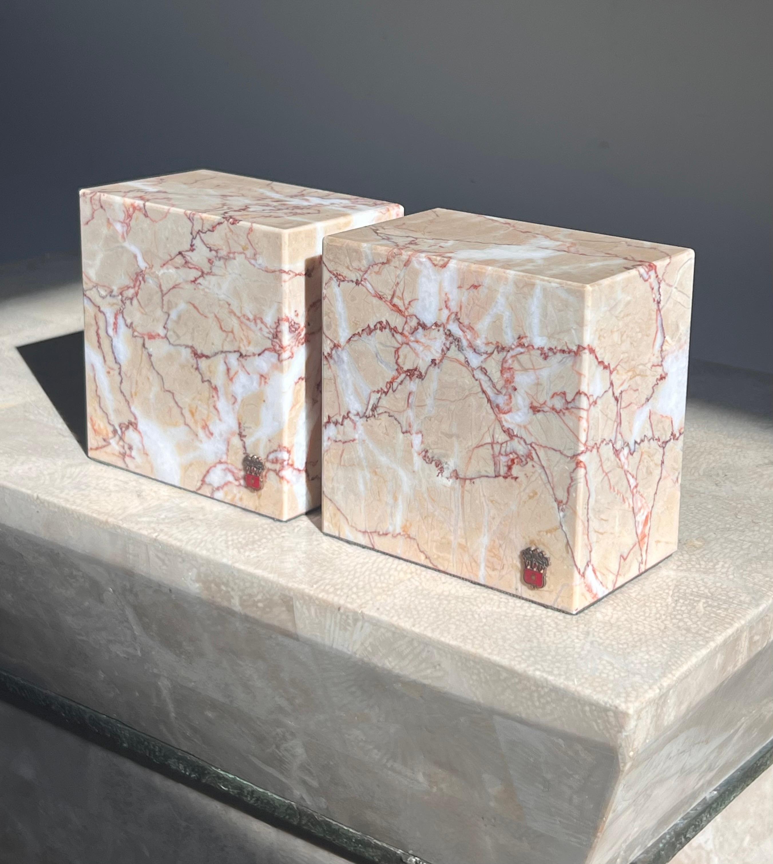 20th Century A pair of pink marble bookends by Vermont Marble Co, mid 20th century  For Sale