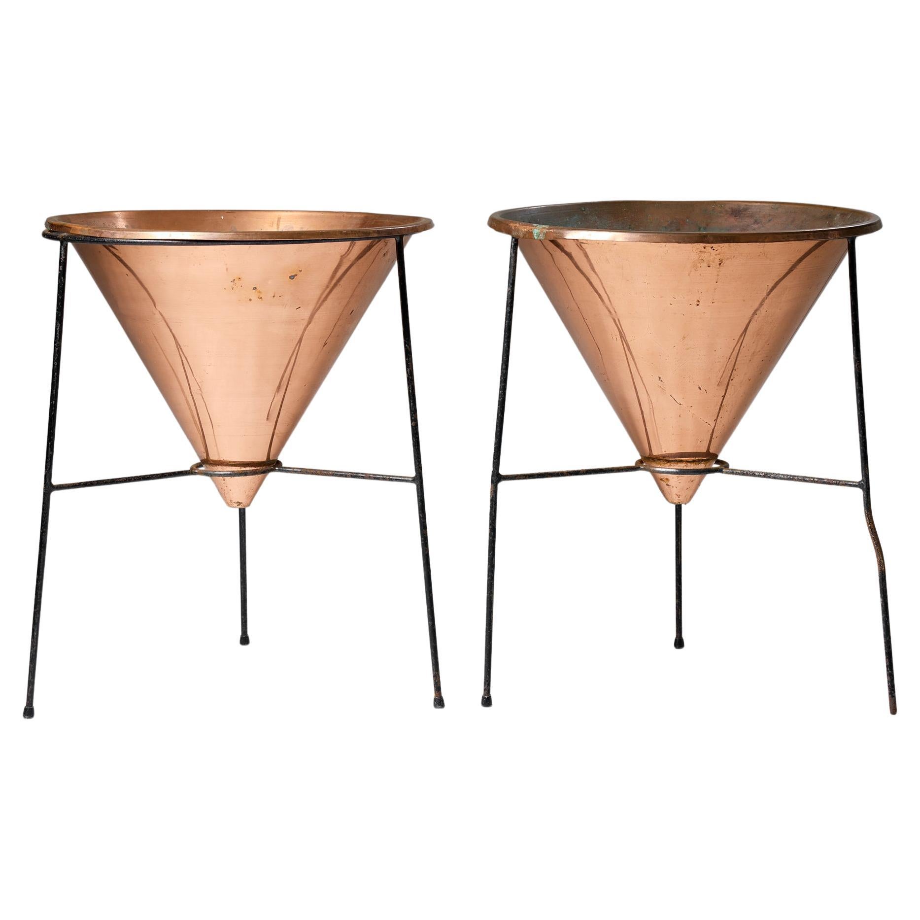 Pareja de jardineras modelo M-97 diseñadas por Hans-Agne Jakobsson, Suecia 1950/1960s. en venta