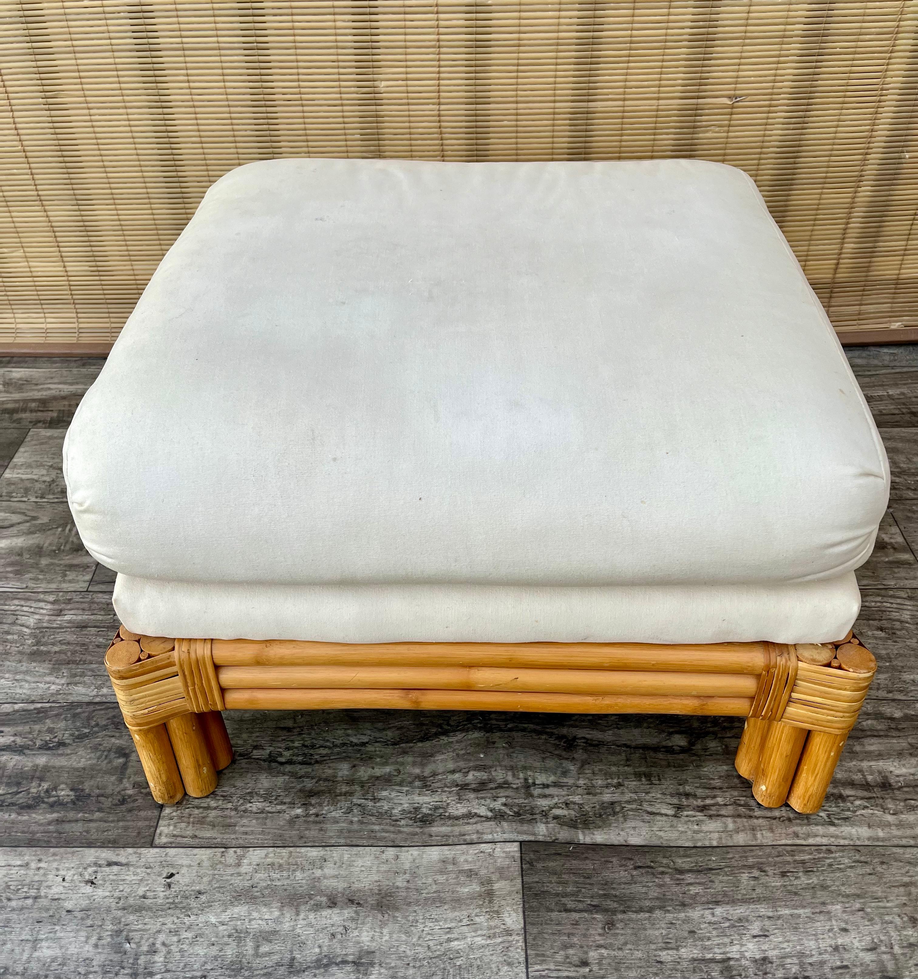 Paire d'ottomans/tabourets en rotin de style côtier Polo Ralph Lauren. Années 80. en vente 8
