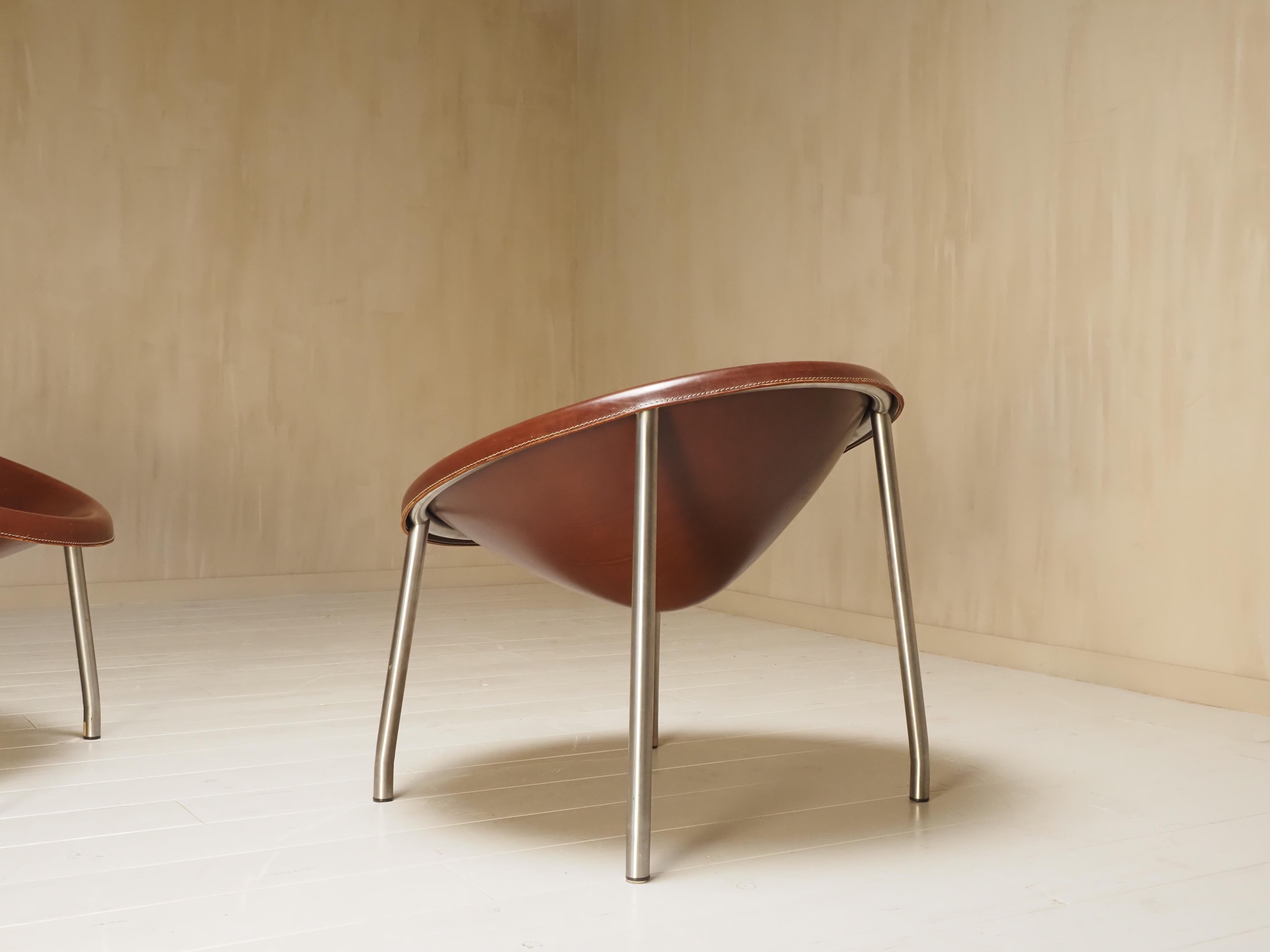 A pair of 'Poppea' easy chairs from Arte & Cuoio by Enrico Tonucci For Sale 1