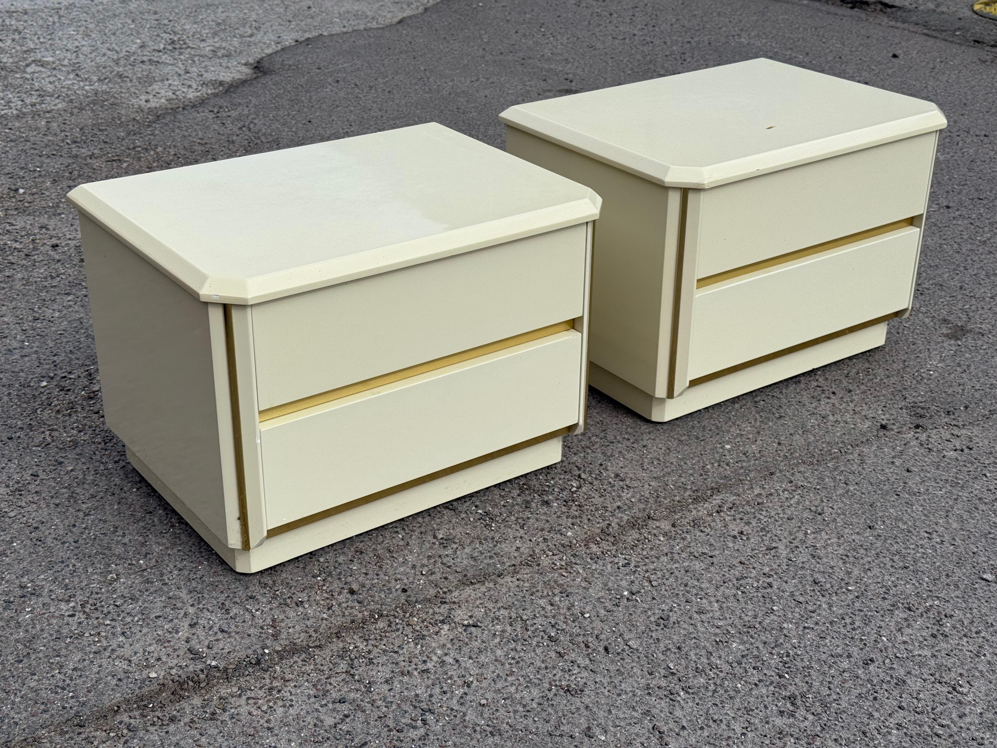 Italian A pair of Postmodern artdeco Lacquered Cream Nightstands, Circa 1980s