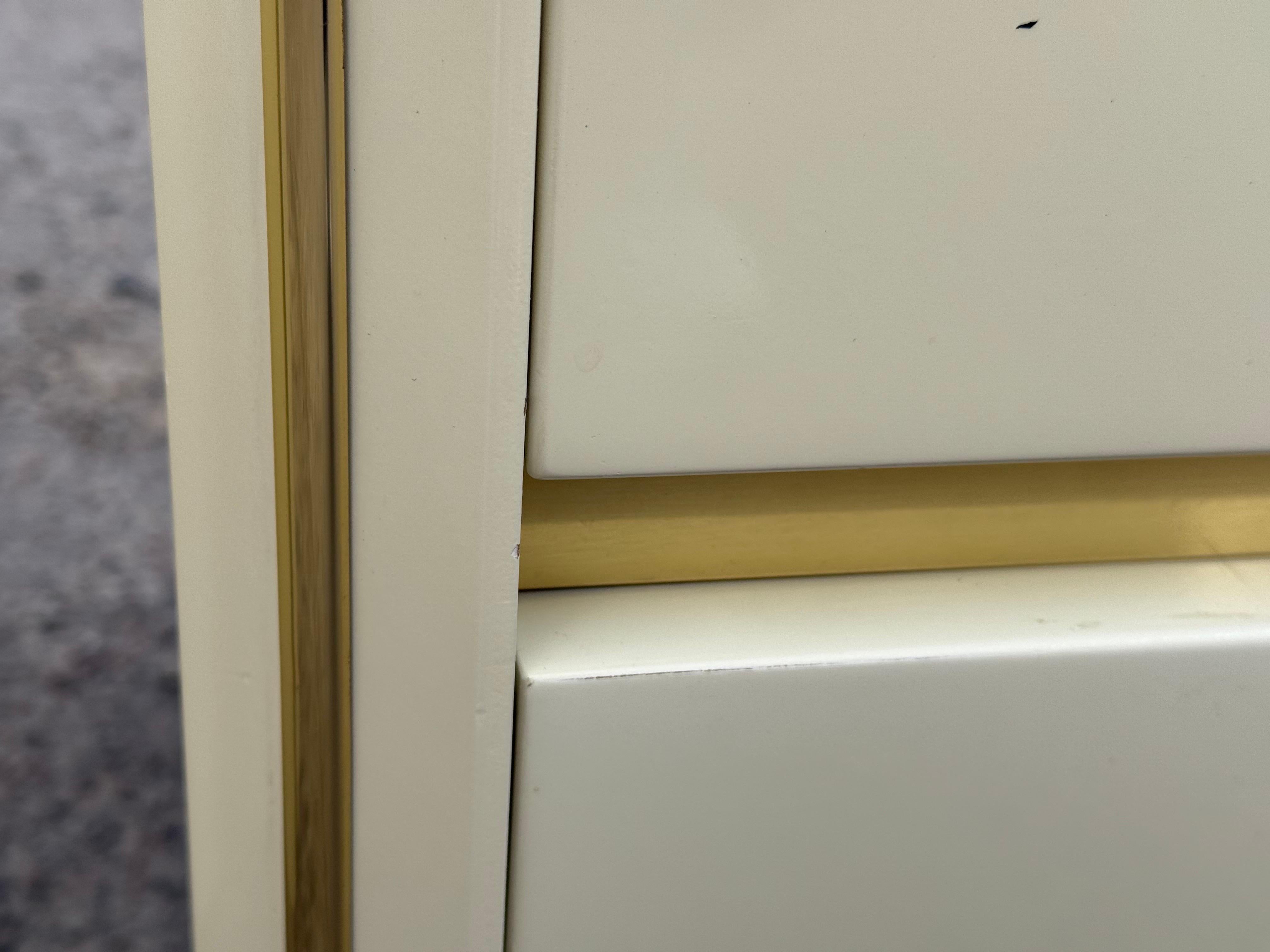 Late 20th Century A pair of Postmodern artdeco Lacquered Cream Nightstands, Circa 1980s