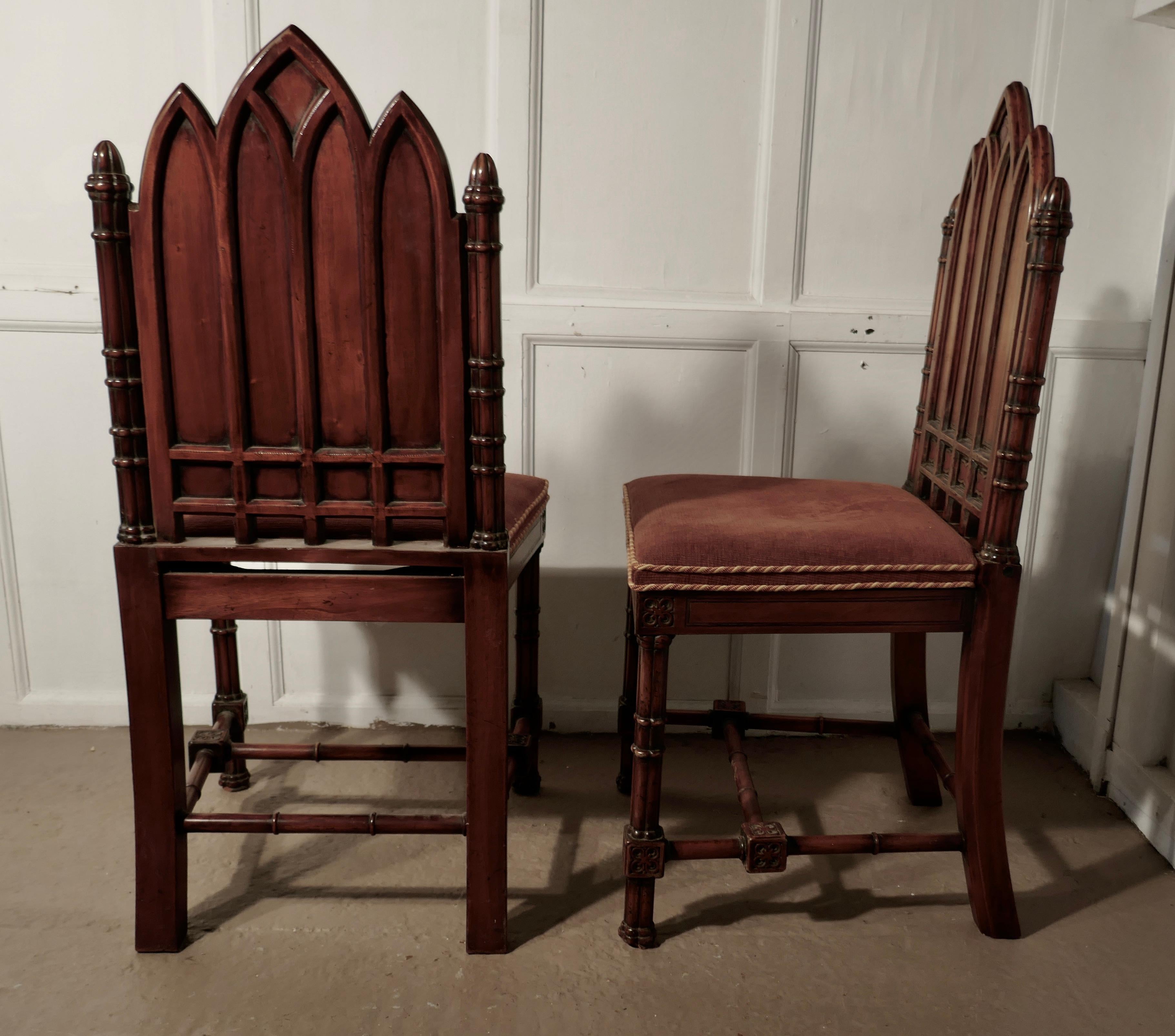 Pair of Pugin Style Arts & Crafts Carved Oak Hall Chairs In Good Condition In Chillerton, Isle of Wight