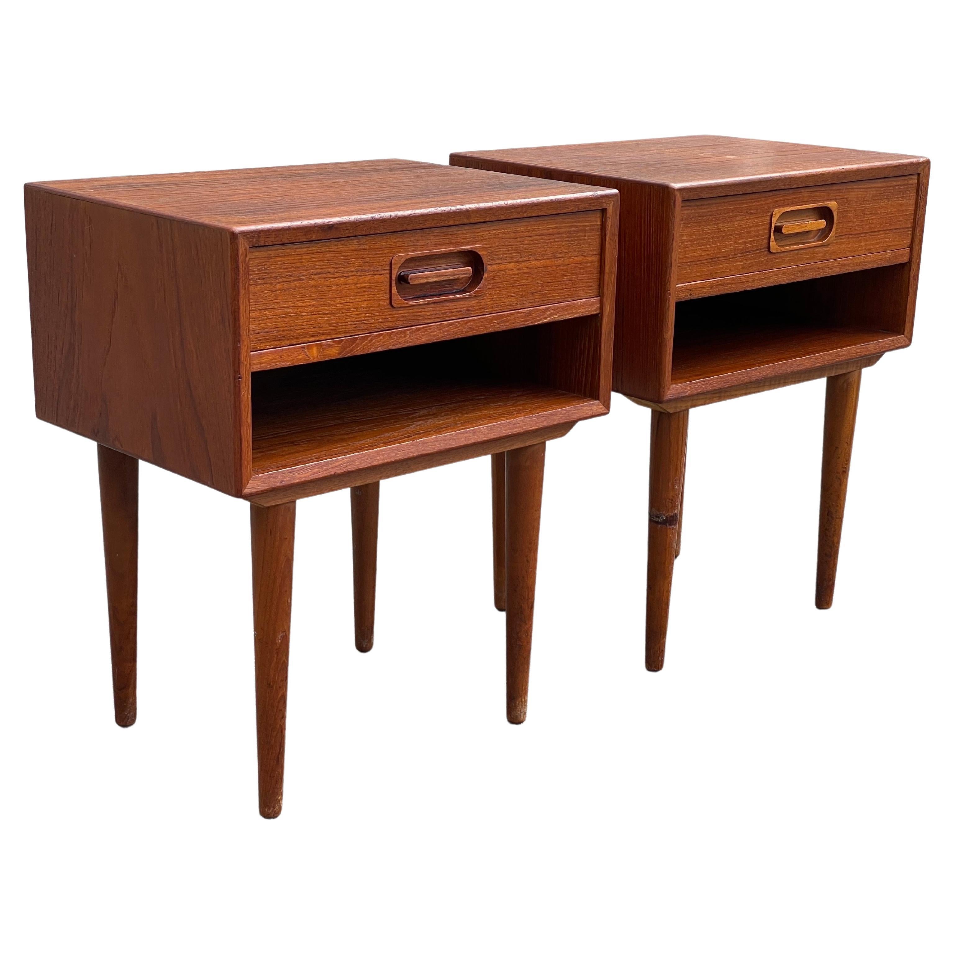 A pair of rare Johannes Andersen for Dyrlund teak nightstands from the 1960´s For Sale