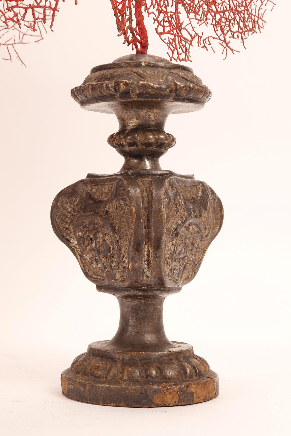 Legno Coppia di rami di gorgonie rosse con basi argentate, Italia 1870. in vendita