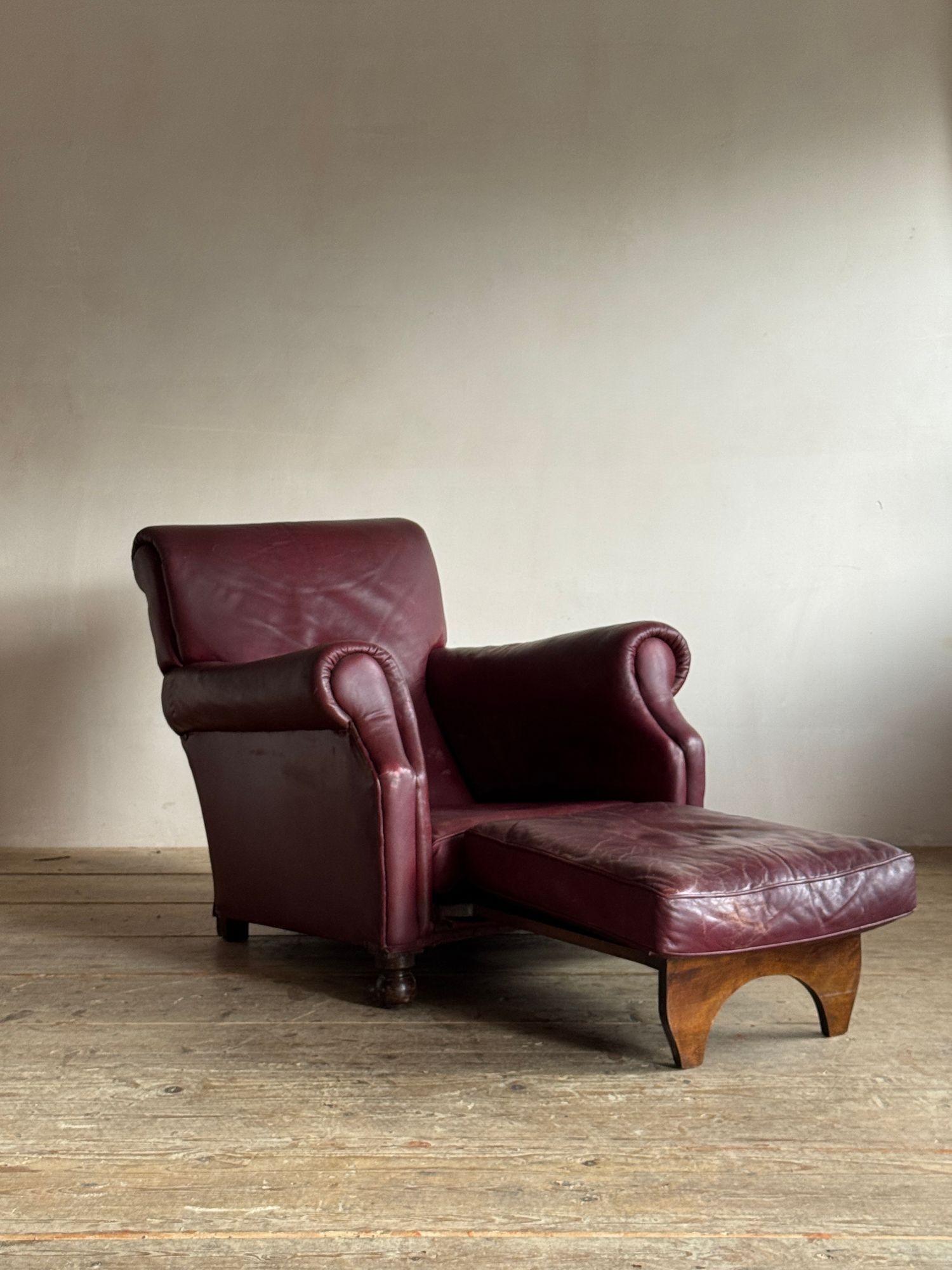 A pair of red leather club chairs For Sale 6