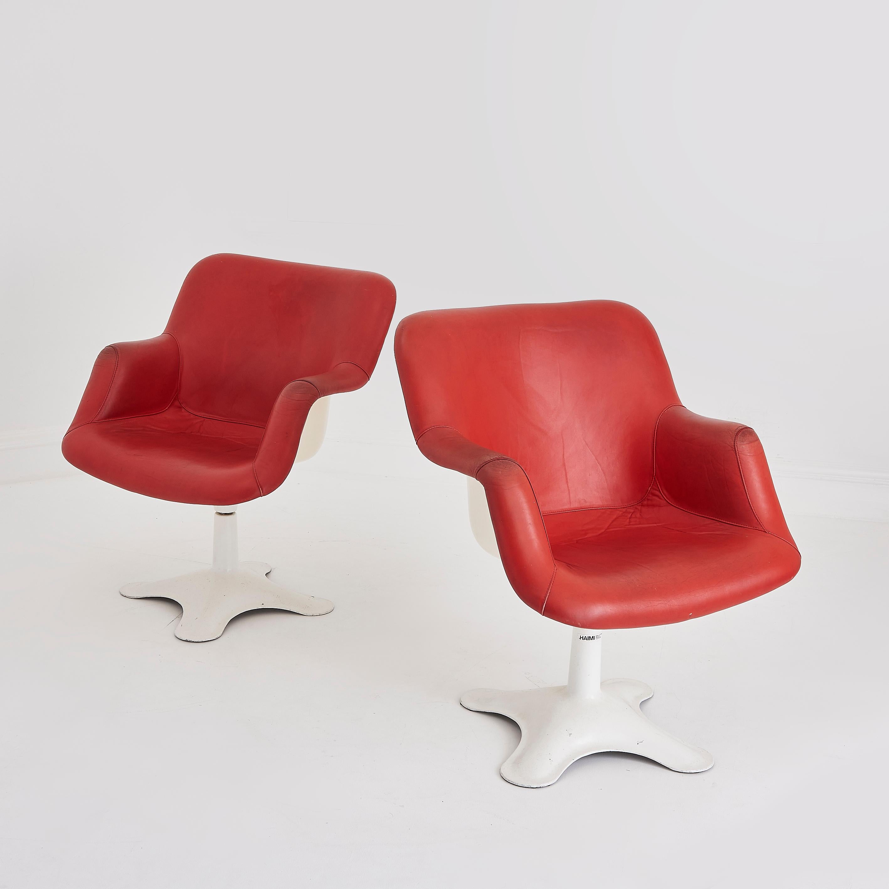 Cette paire de chaises 