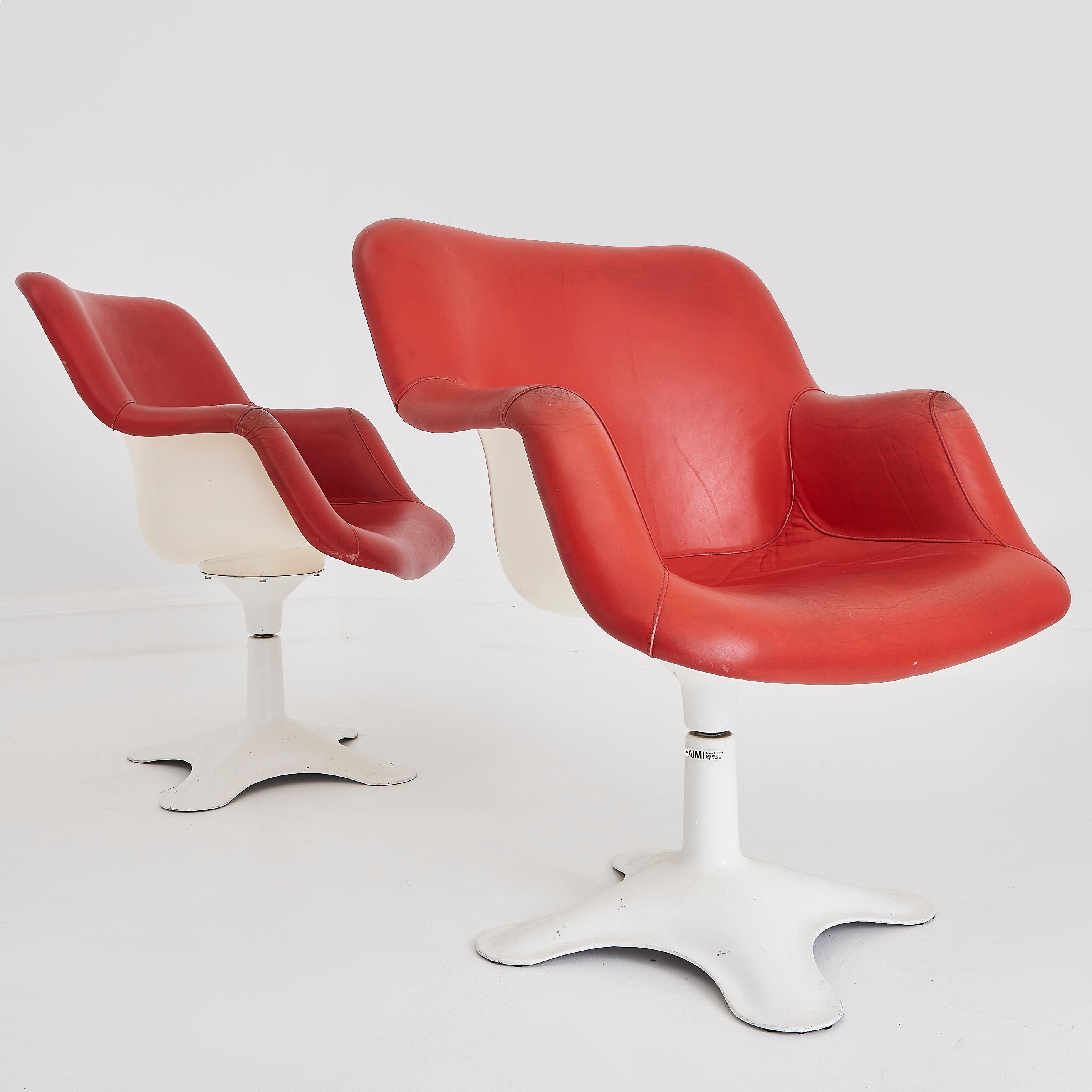 Paire de chaises « Junior » vintage en cuir rouge par Yrjo Kukkapuro Bon état - En vente à London, GB