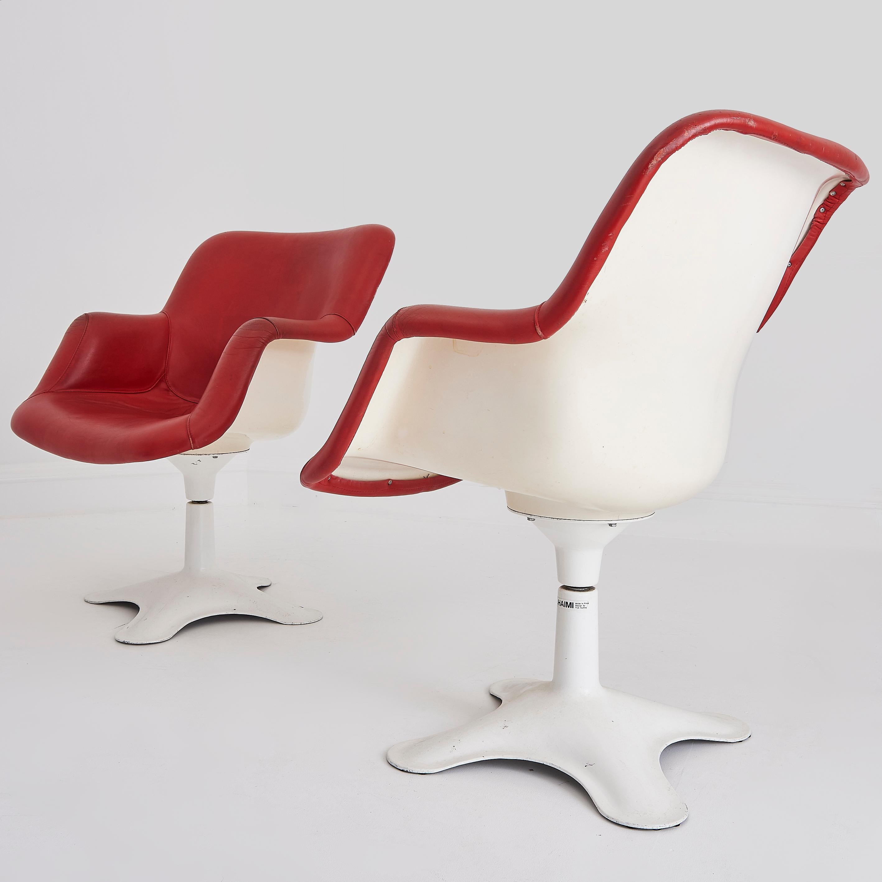 Milieu du XXe siècle Paire de chaises « Junior » vintage en cuir rouge par Yrjo Kukkapuro en vente