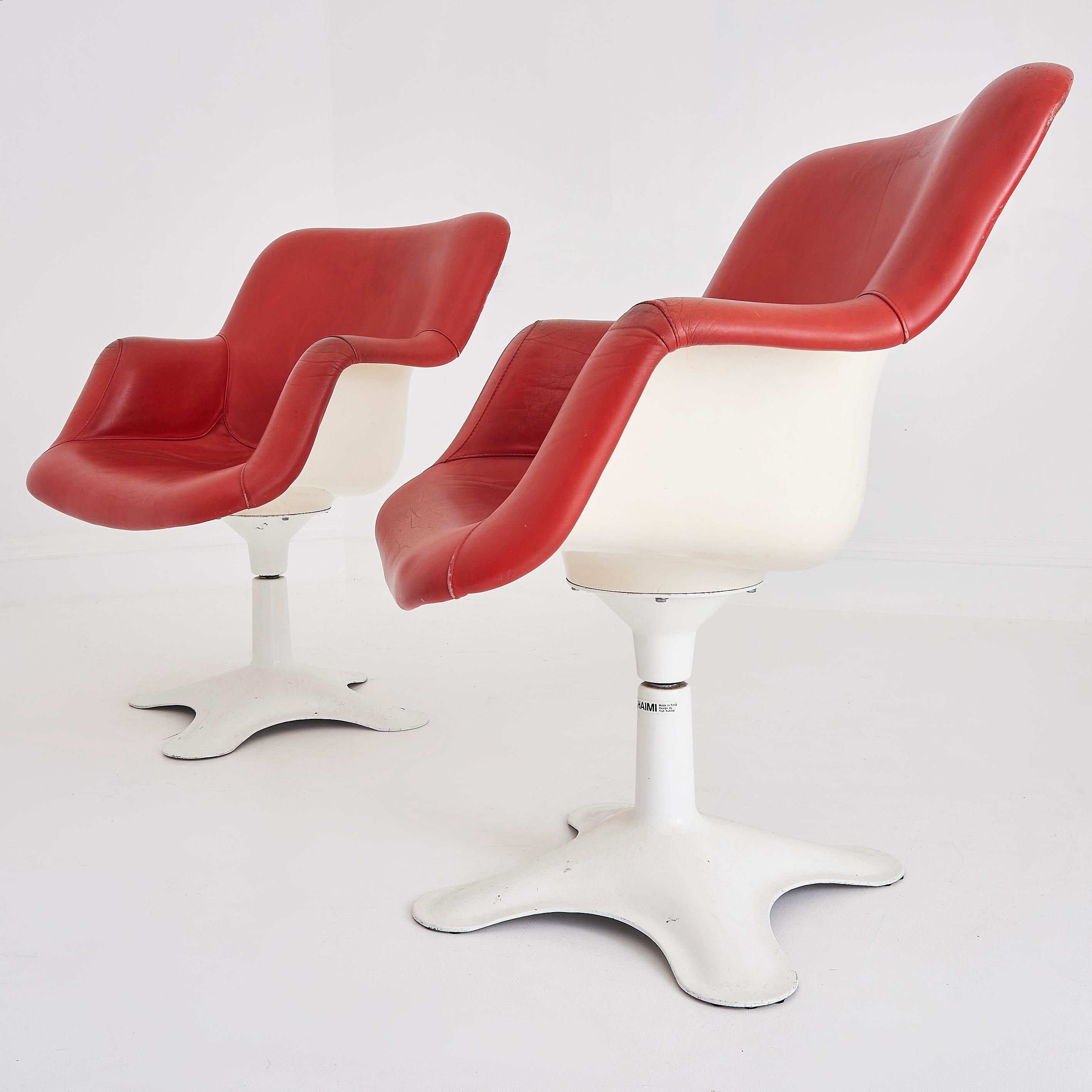 Cuir Paire de chaises « Junior » vintage en cuir rouge par Yrjo Kukkapuro en vente