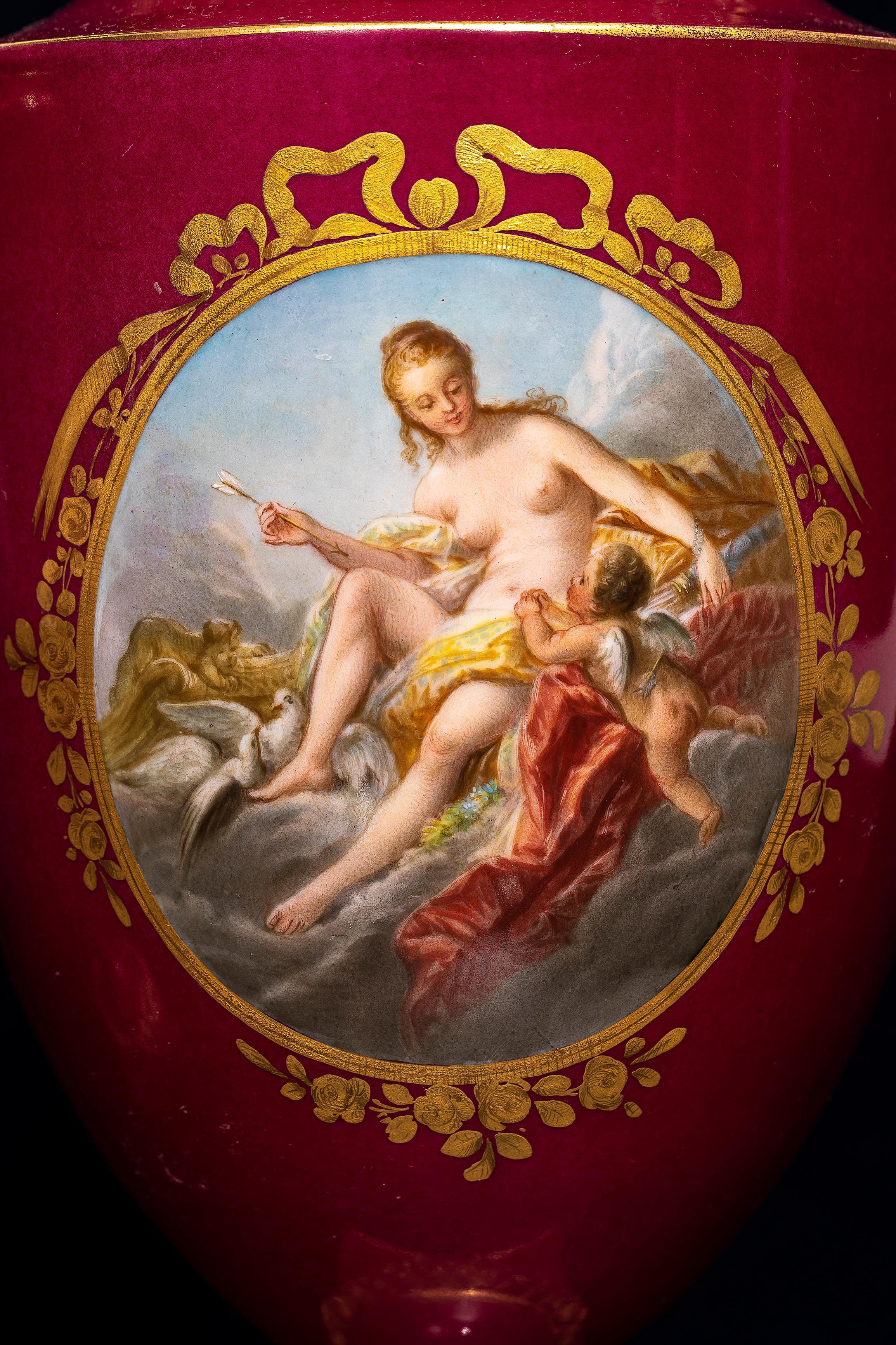 Ein Paar rote Meissen Porcelain Potpourri Vasen mit 4 mythologischen gemalten Szenen im Angebot 1