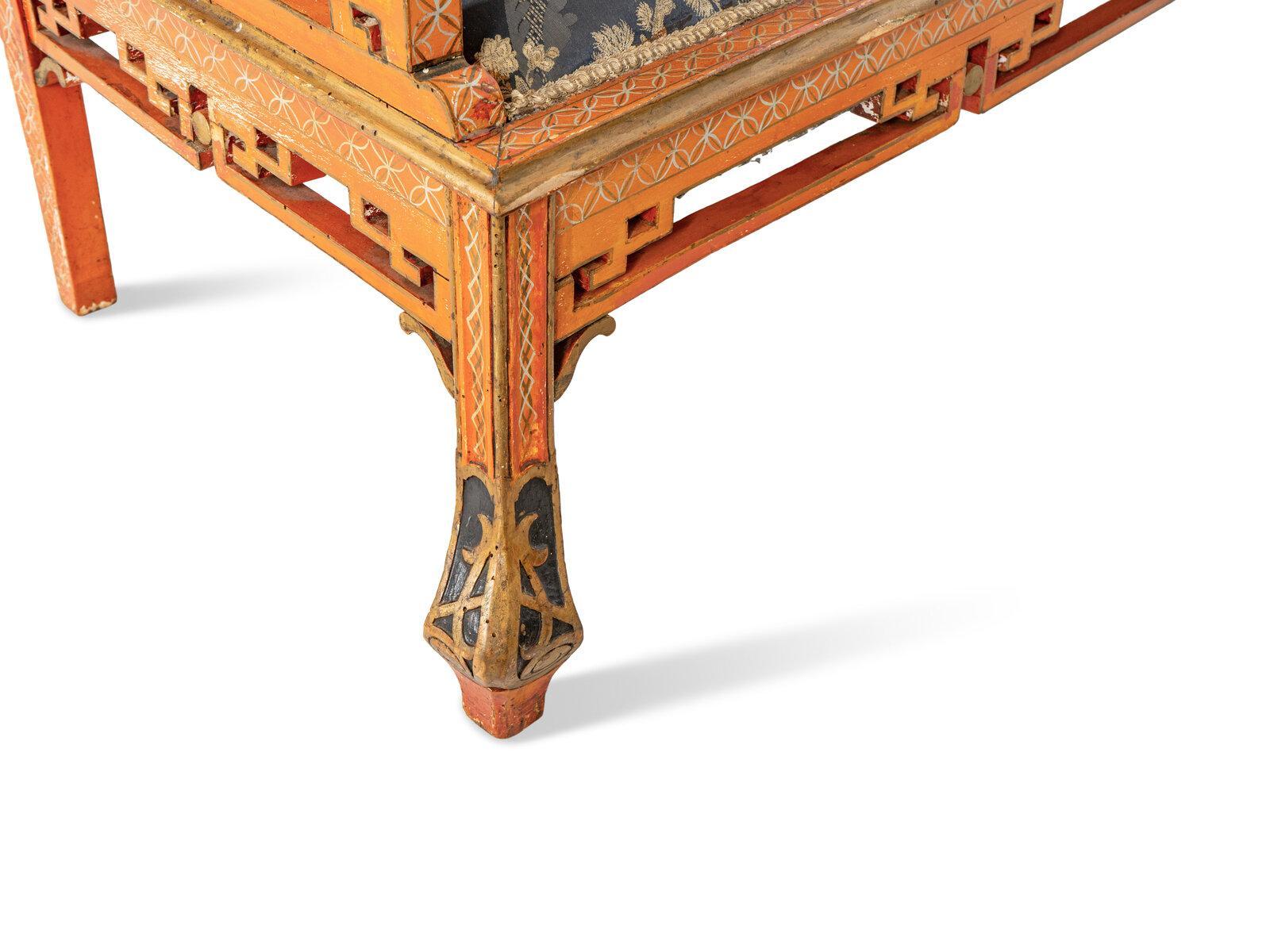 Début du 20ème siècle Paire de fauteuils Chinoiserie peints en rouge en vente