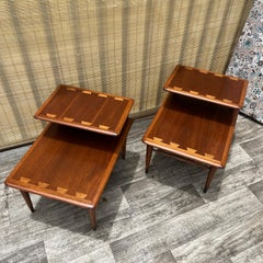 Pareja de mesas auxiliares modernas de mediados de siglo, refinadas, de Lane Acclaim, circa años 60