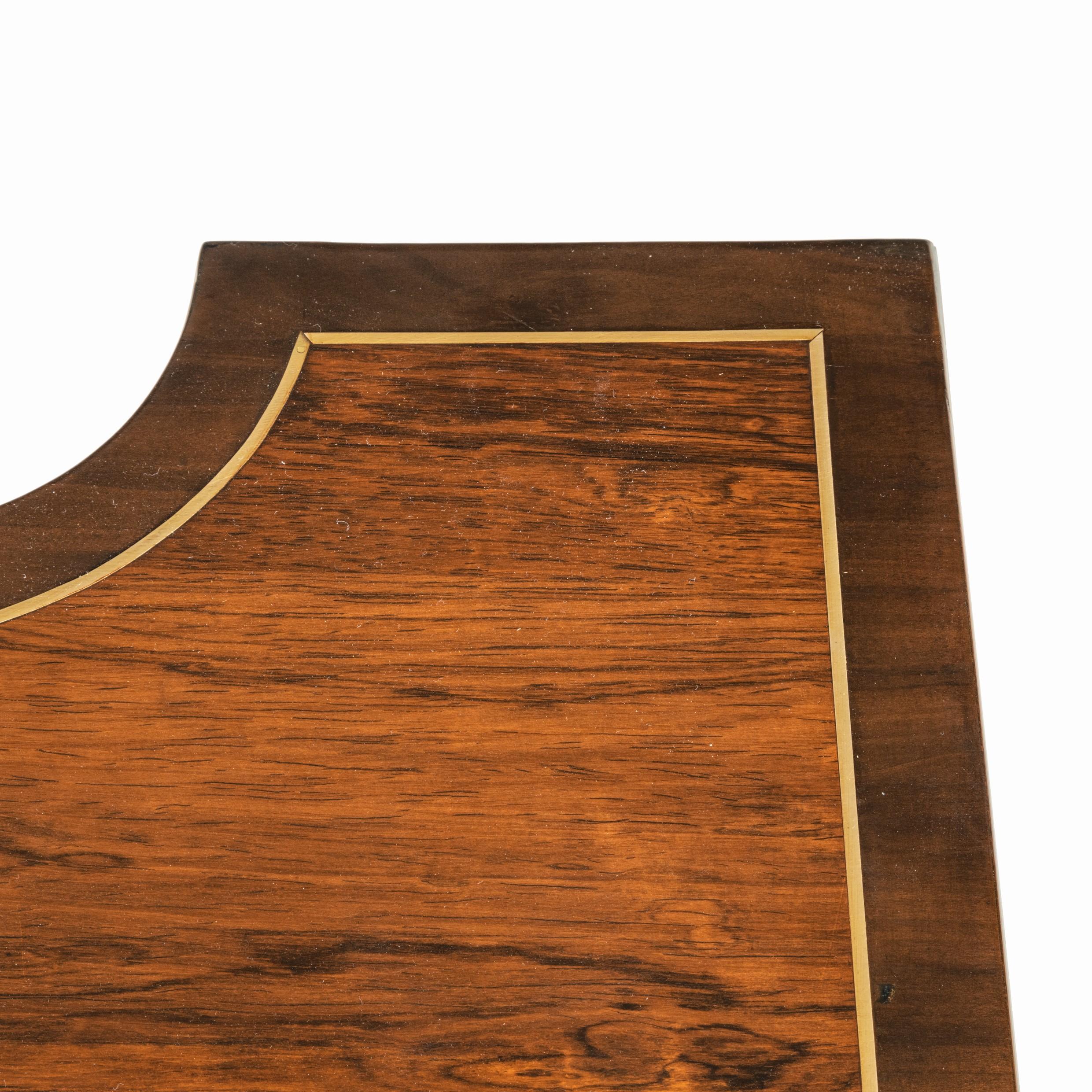 Coppia di armadietti Regency in legno di palissandro intarsiato in ottone in vendita 7