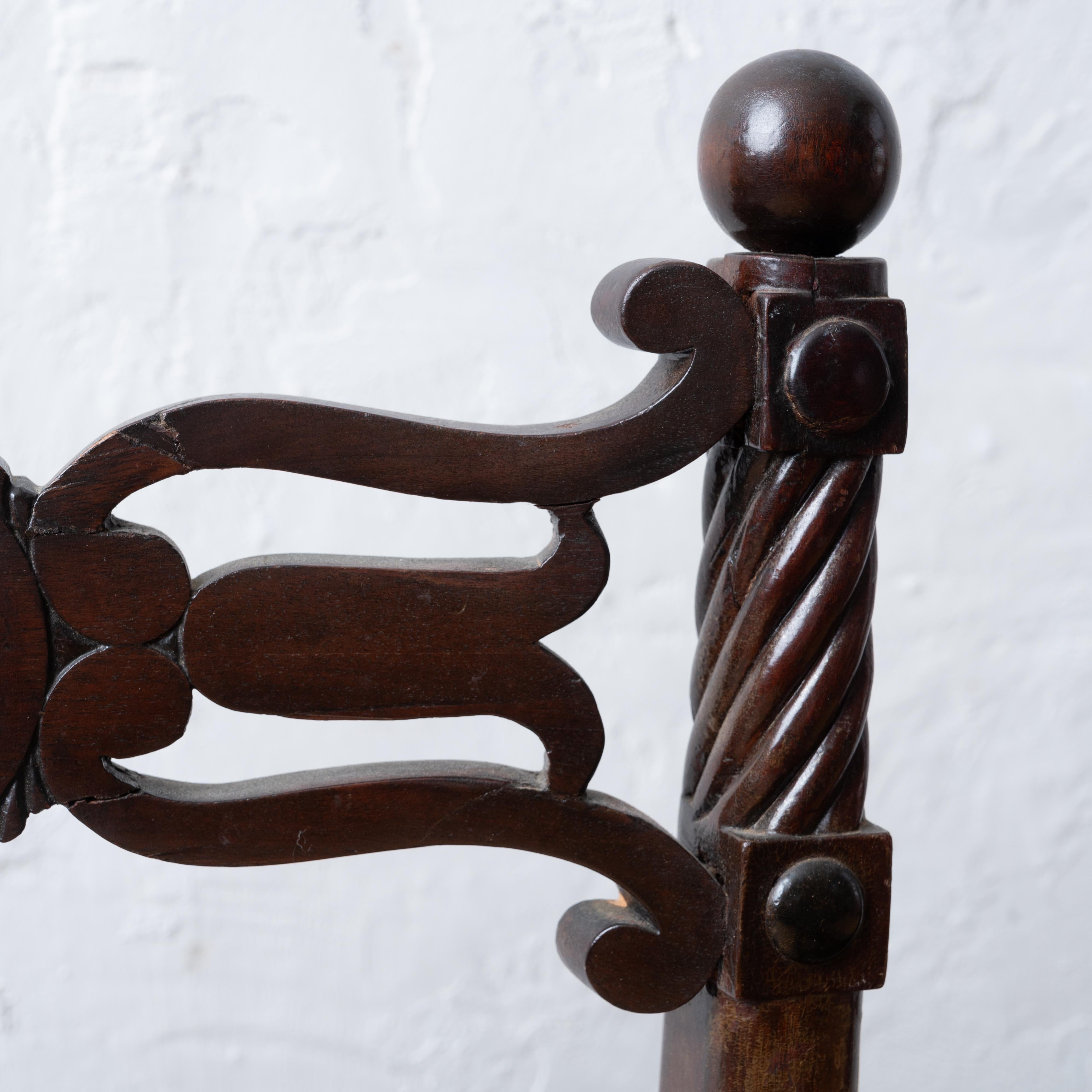 Ein Paar Mahagoni-Stockstühle aus der Regency-Zeit, um 1810 im Angebot 3
