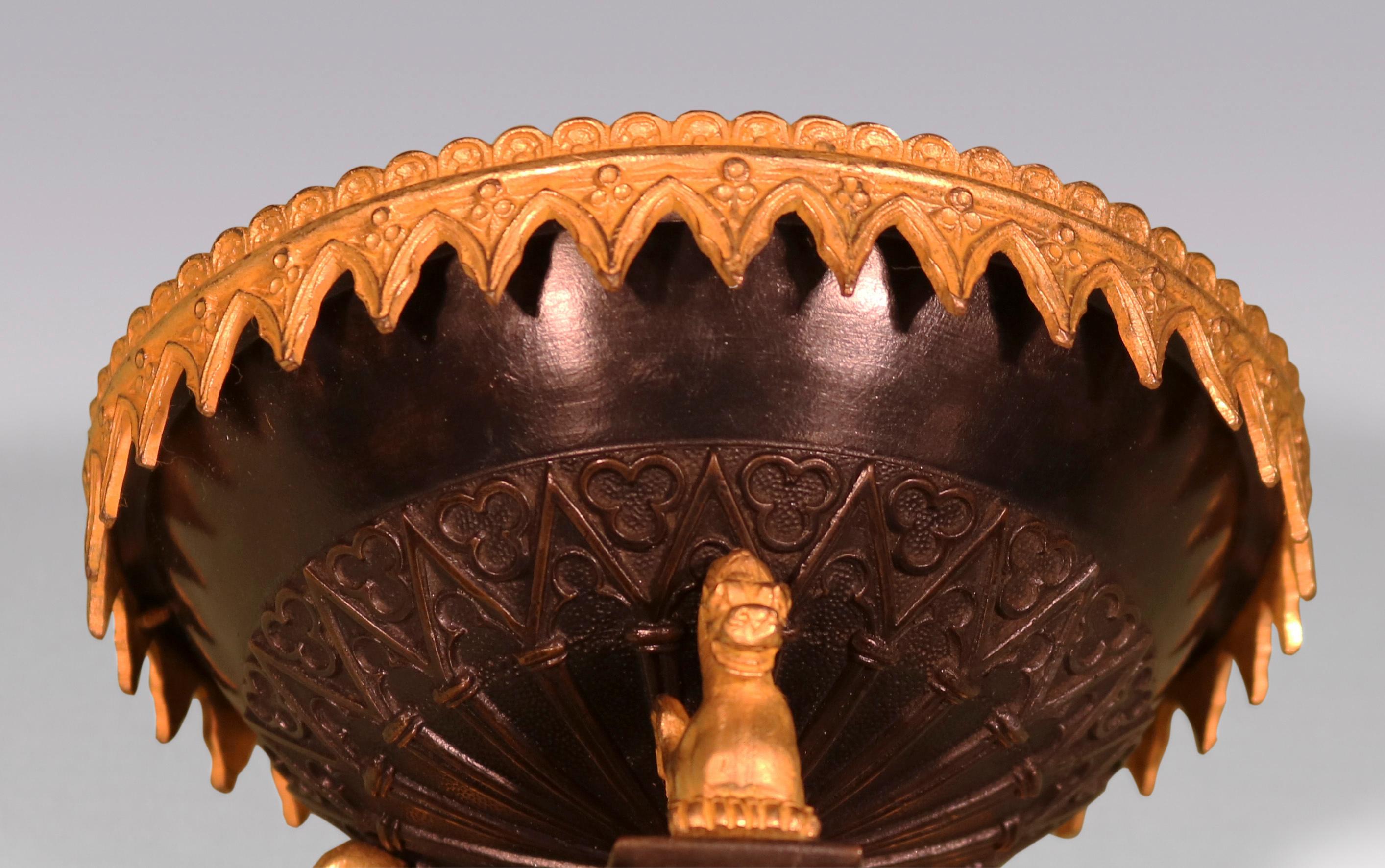 Pair of Regency Period Bronze and Ormolu Bowls In Good Condition In London, GB
