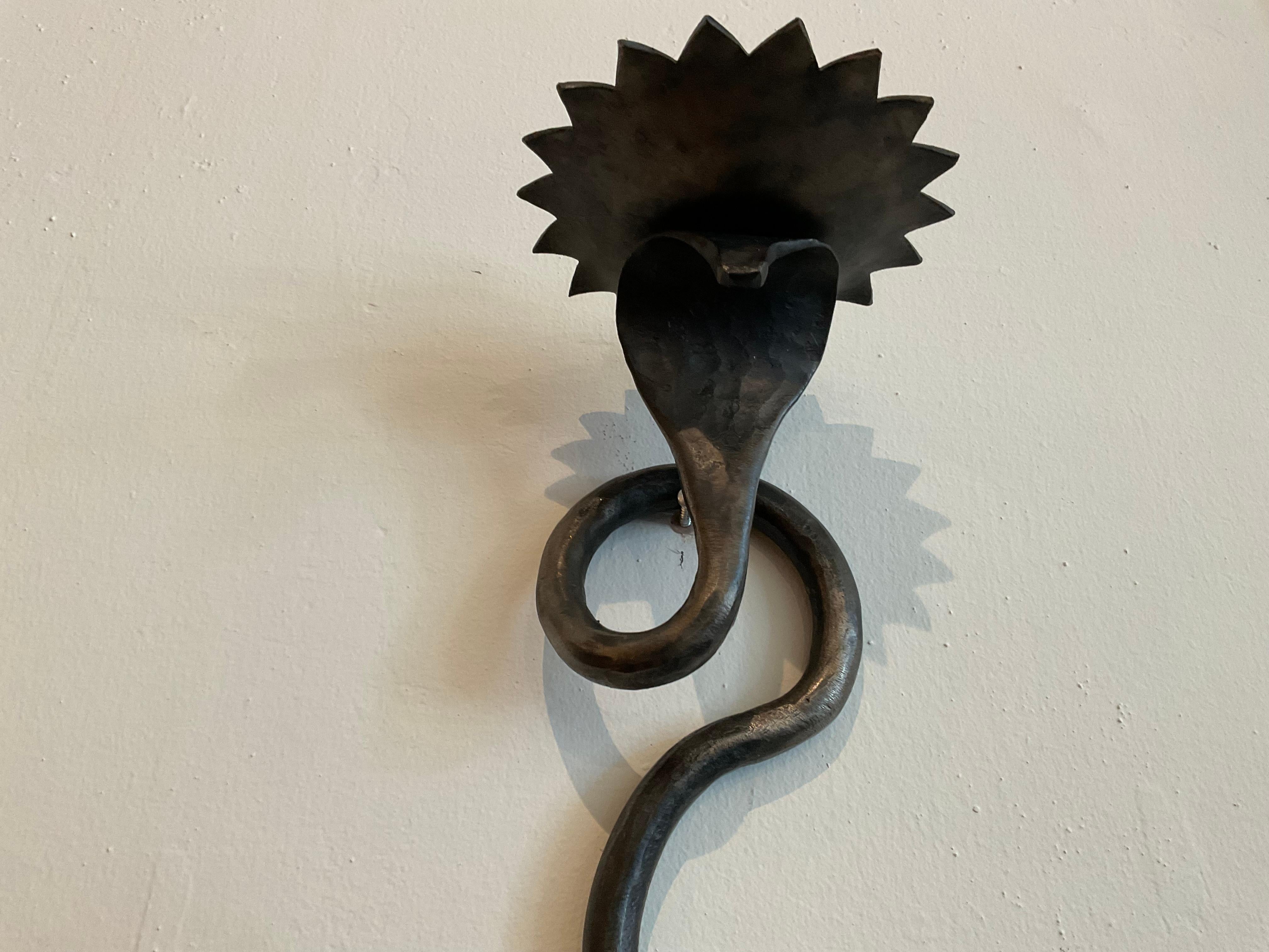 Reproducción única de la Lámpara Serpiente en acabado de hierro forjado gunmetal Estadounidense en venta