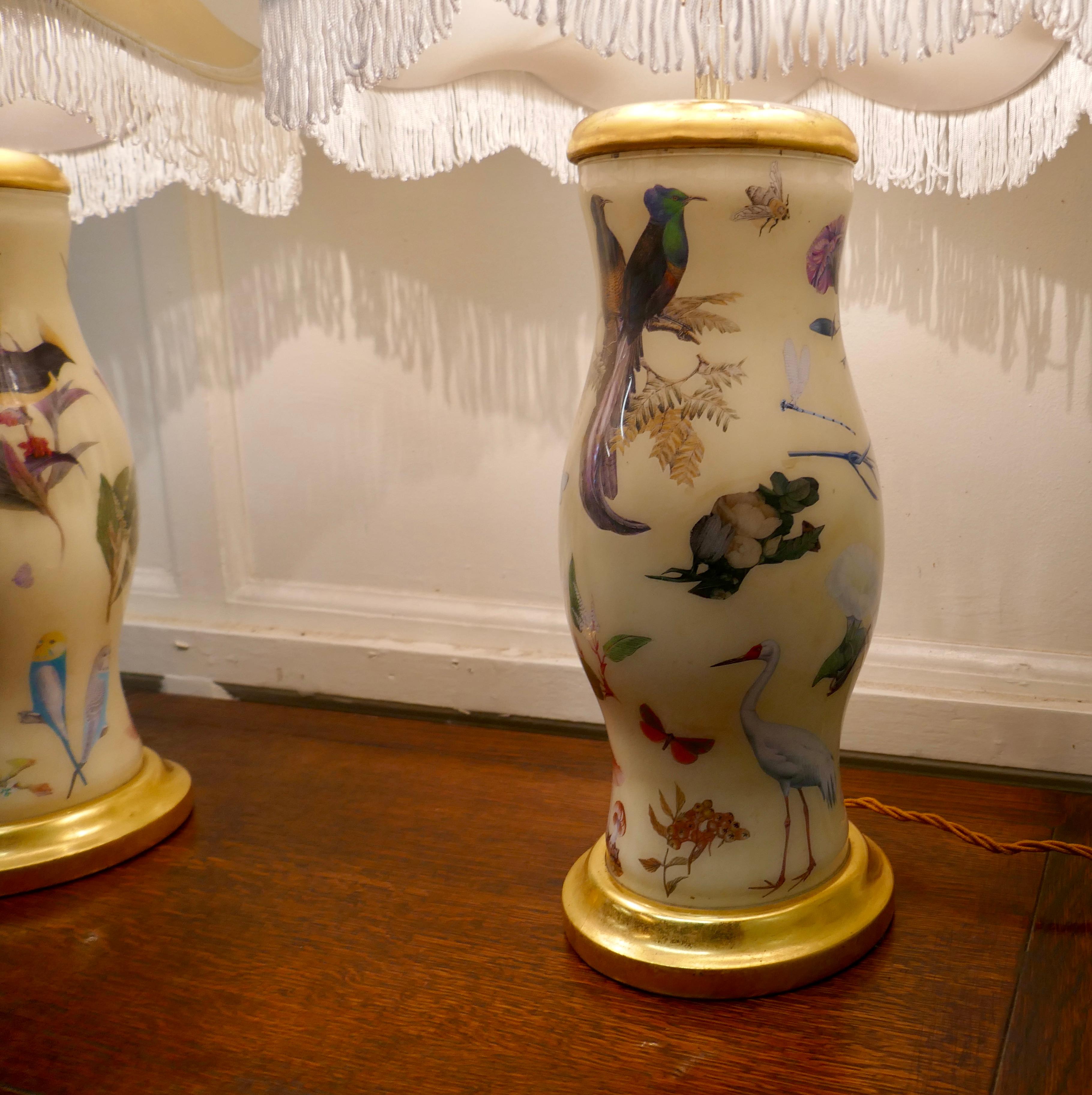 Pair of Reverse Painted Decoupage Baluster Vase Lamps In Good Condition In Godshill, Isle of Wight