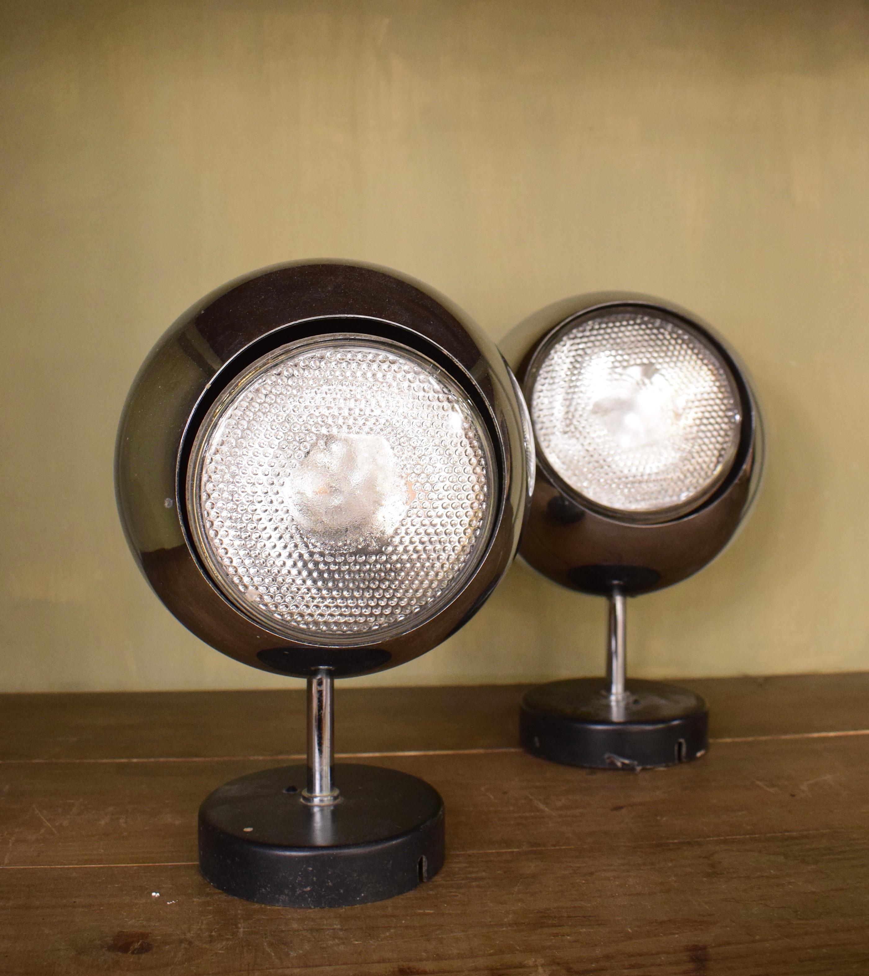 Pair of Robust Chrome Eyeball Desk Lamps, circa 1970s In Good Condition In Vulpellac, Girona
