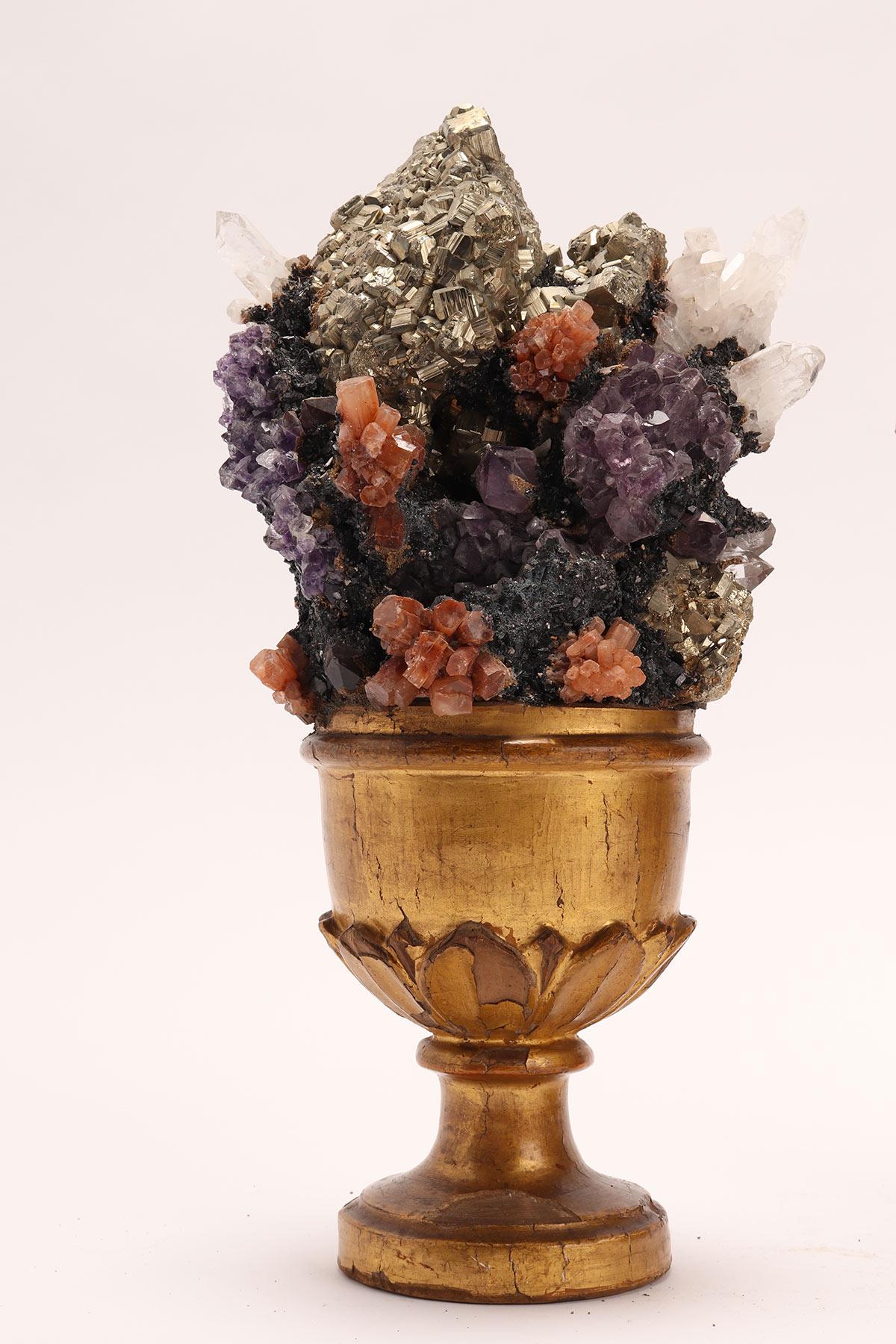 Une paire de cristaux de roche, améthyste et pyrite  et druzes d'aragonite, Italie 1880.  Bon état - En vente à Milan, IT
