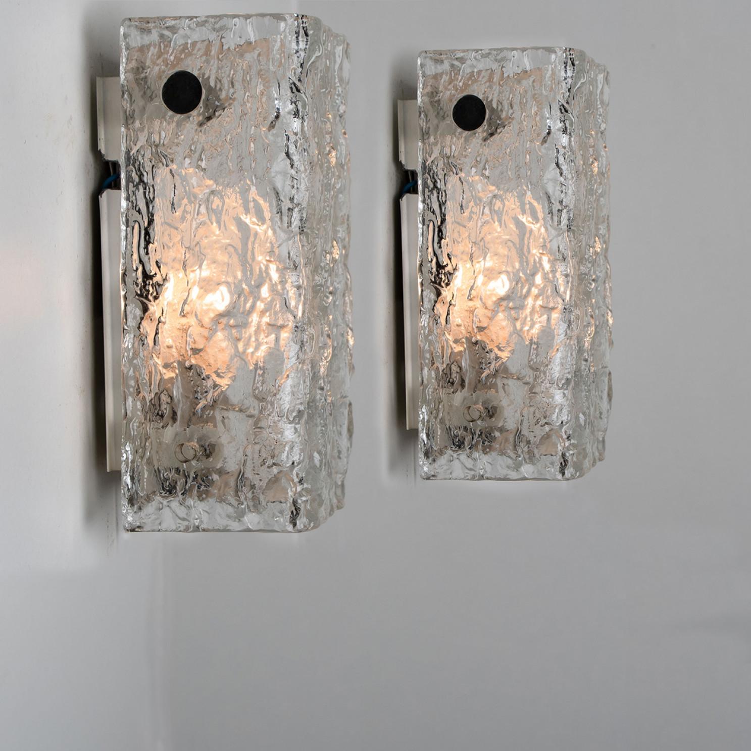 Mid-Century Modern A pair of Rock Textured Glass Silver Wall Lights Kalmar, 1970s For Sale
