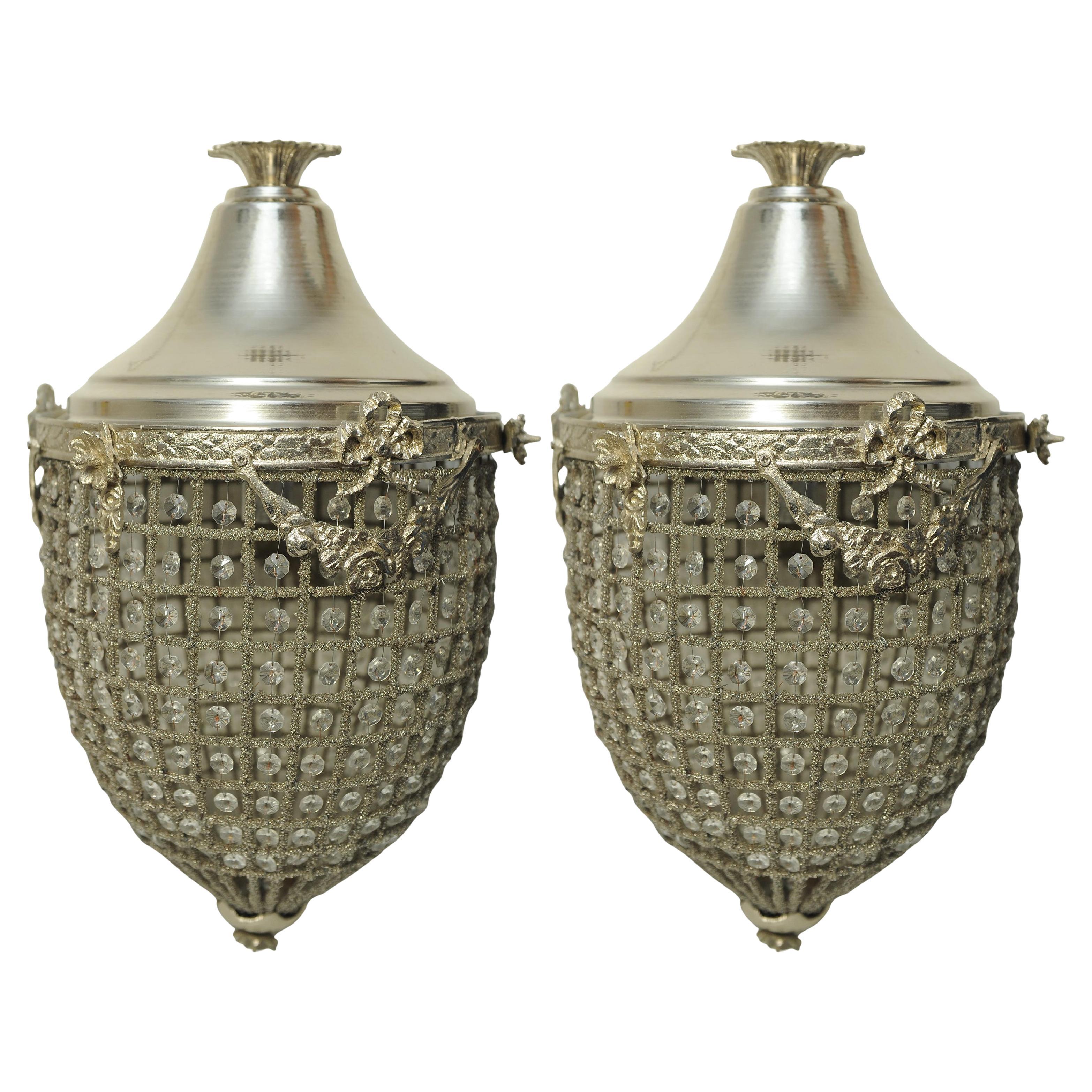 Paire de lustres à panier à glands de design Regency avec sections perlées en fil de fer Bon état - En vente à Reading, Berkshire