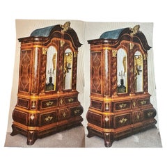 Une paire d'armoires de style rococo.