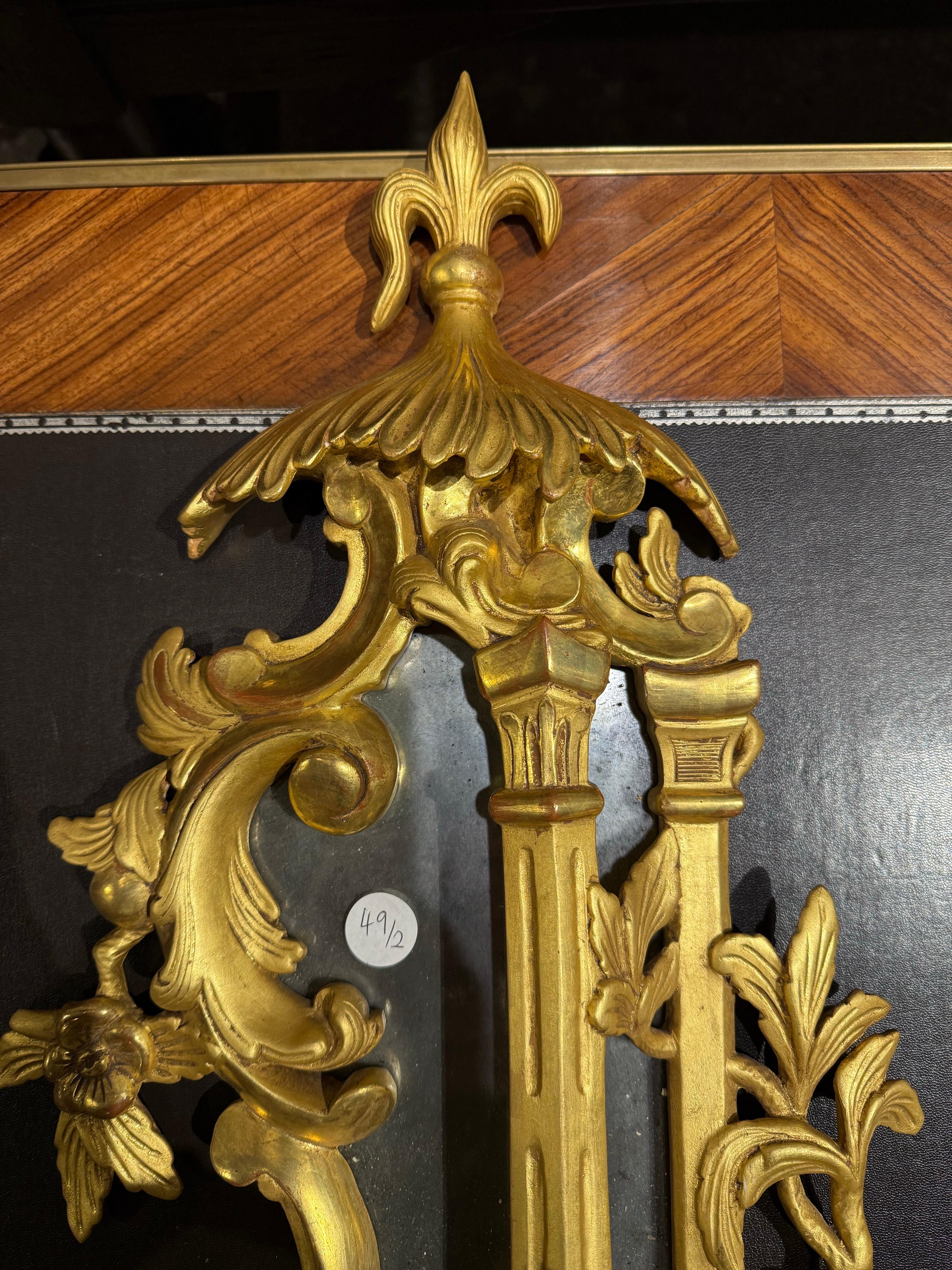 Paire d'appliques murales en bois doré de style rococo, XIXe siècle en vente 2