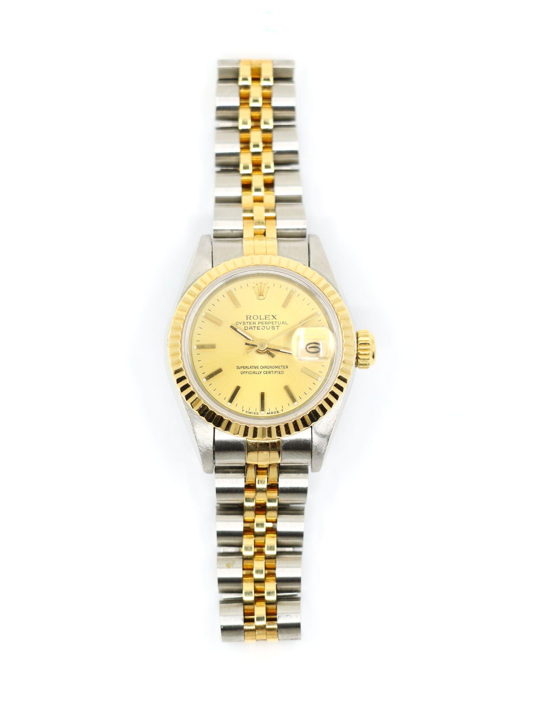 Una coppia di Rolex Oyster Perpetual Datejust in oro 18 carati da uomo e da donna in vendita 11
