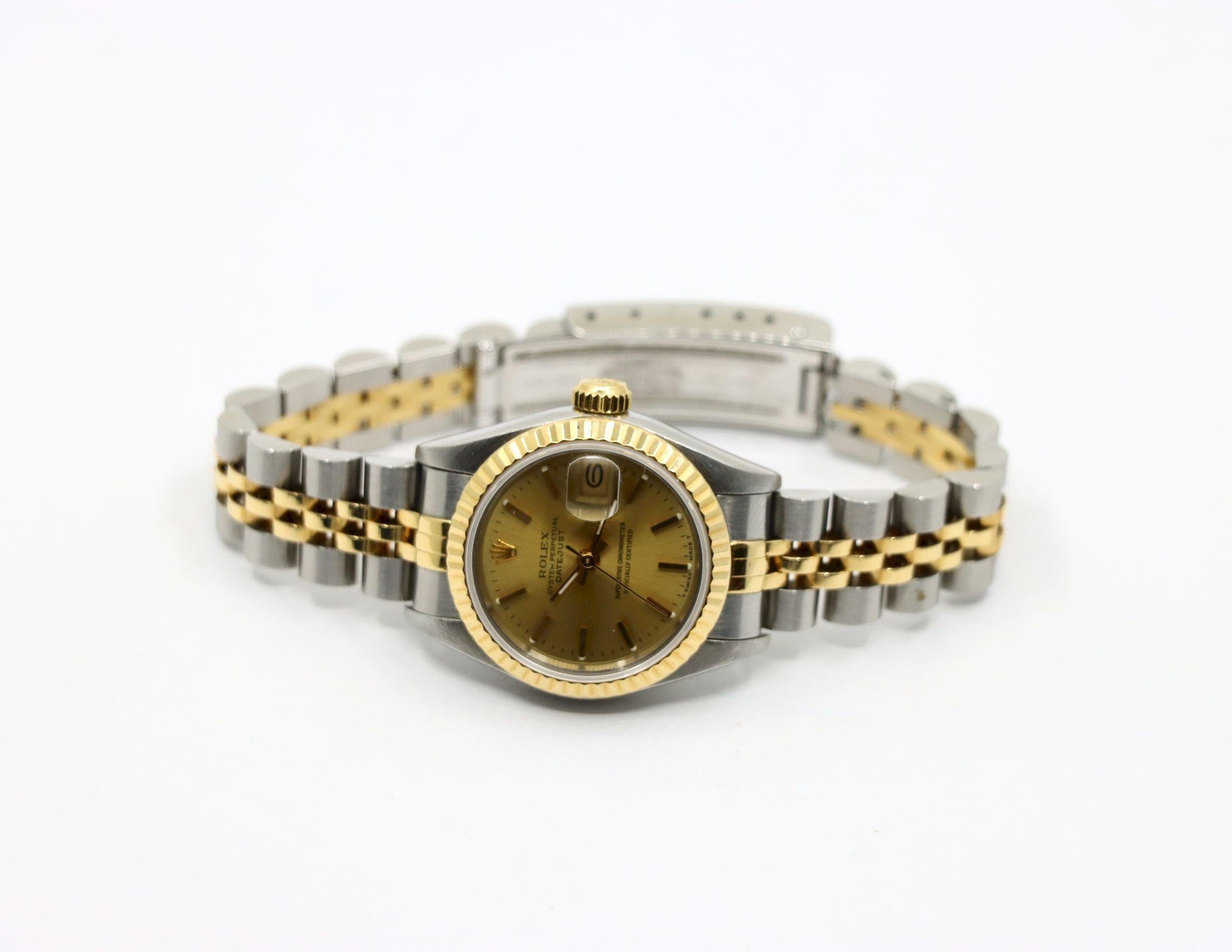 Una coppia di Rolex Oyster Perpetual Datejust in oro 18 carati da uomo e da donna in vendita 12