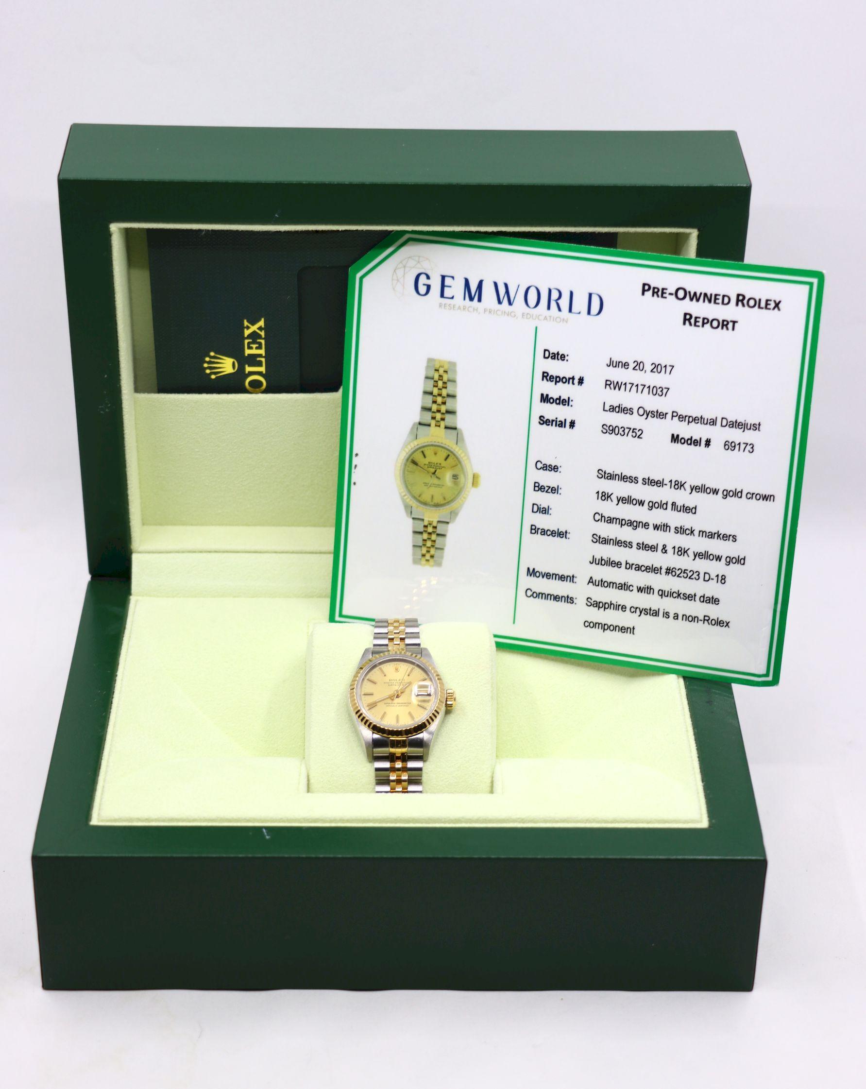 Una coppia di Rolex Oyster Perpetual Datejust in oro 18 carati da uomo e da donna in vendita 1
