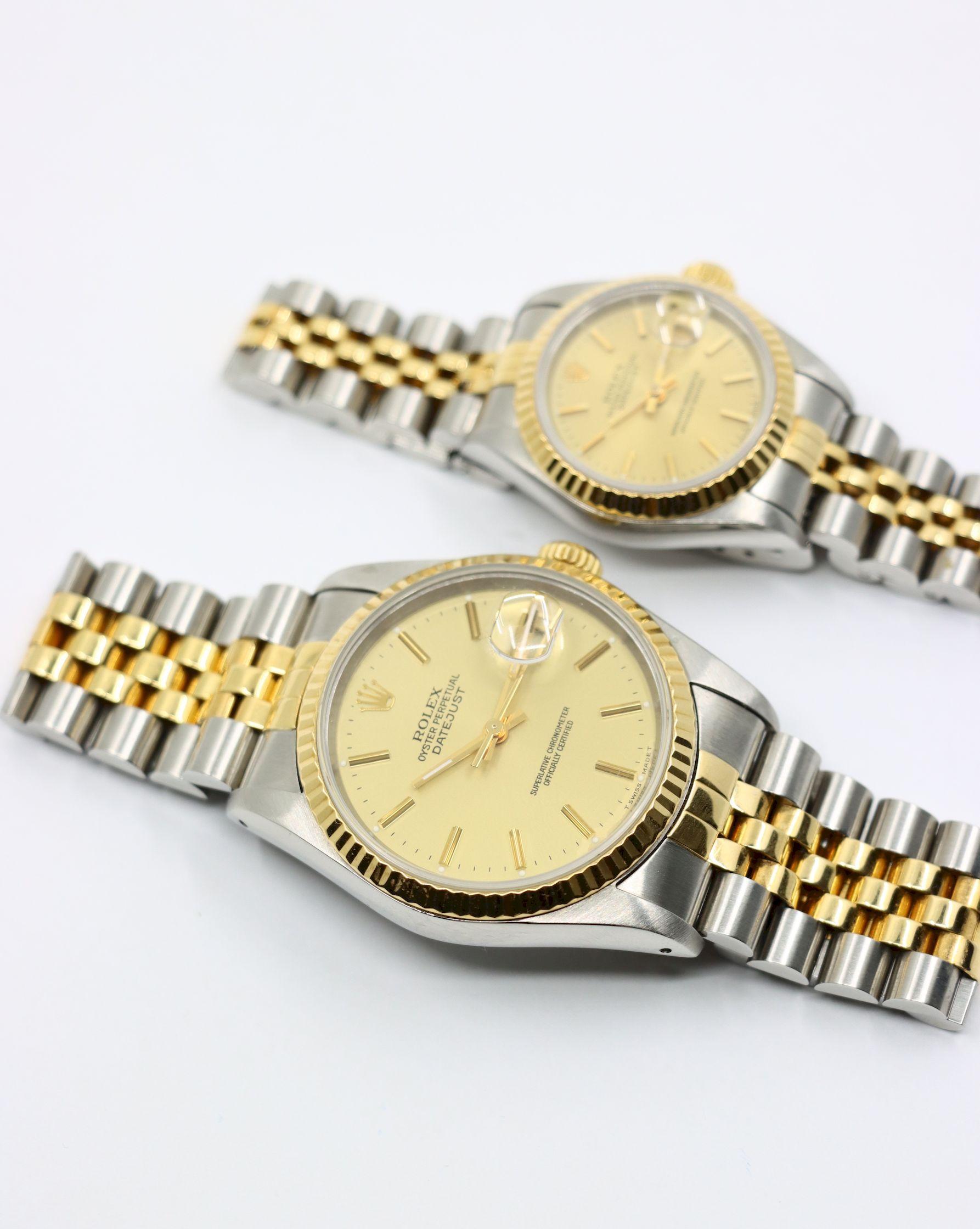 Una coppia di Rolex Oyster Perpetual Datejust in oro 18 carati da uomo e da donna in vendita 3