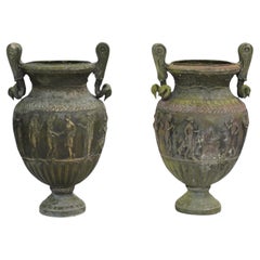 Coppia di urne rumene in bronzo con maniglie