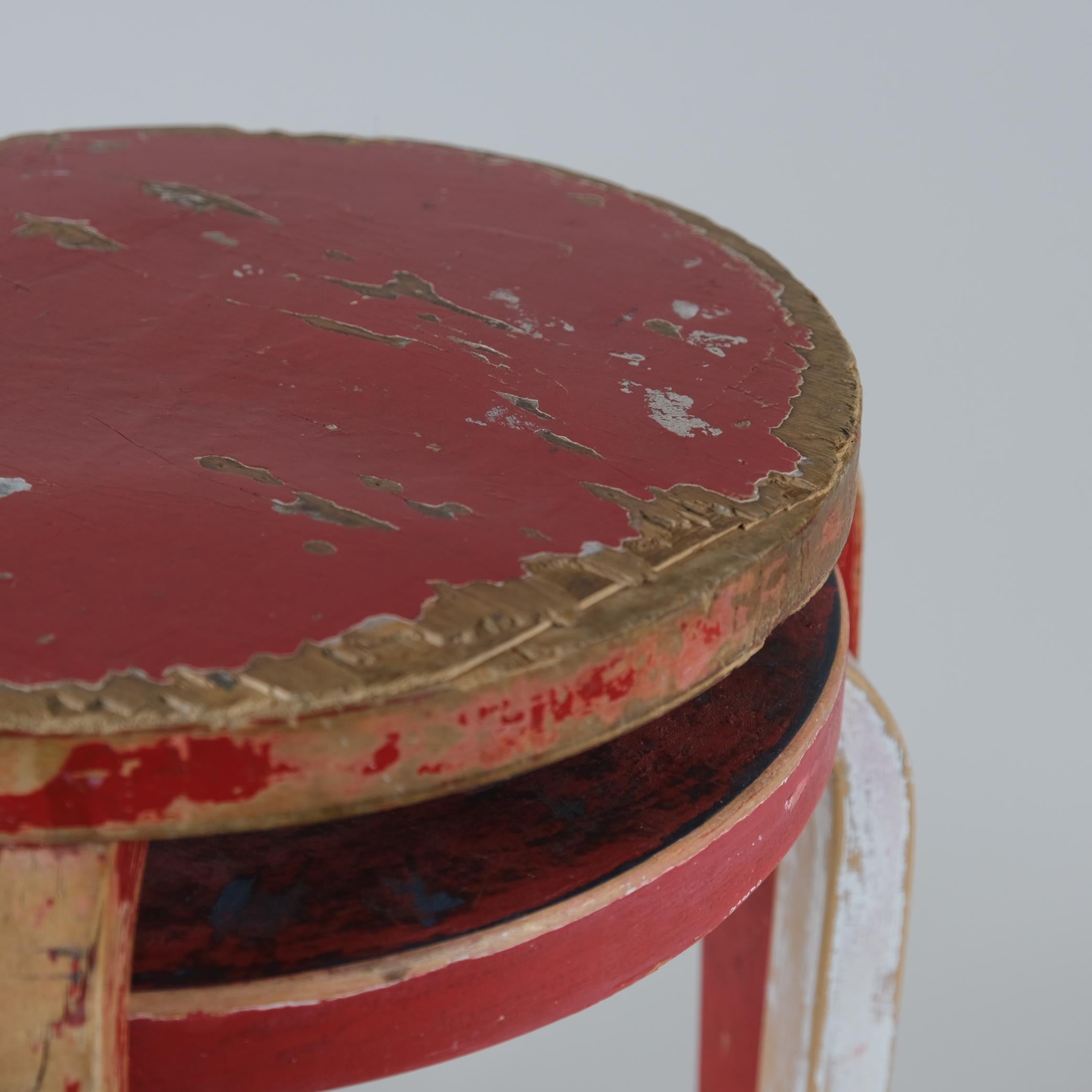 A 'Pair' of Roughly Loved Alvar Aalto Stools Model 60 In Birch, Artek 1950s For Sale 5