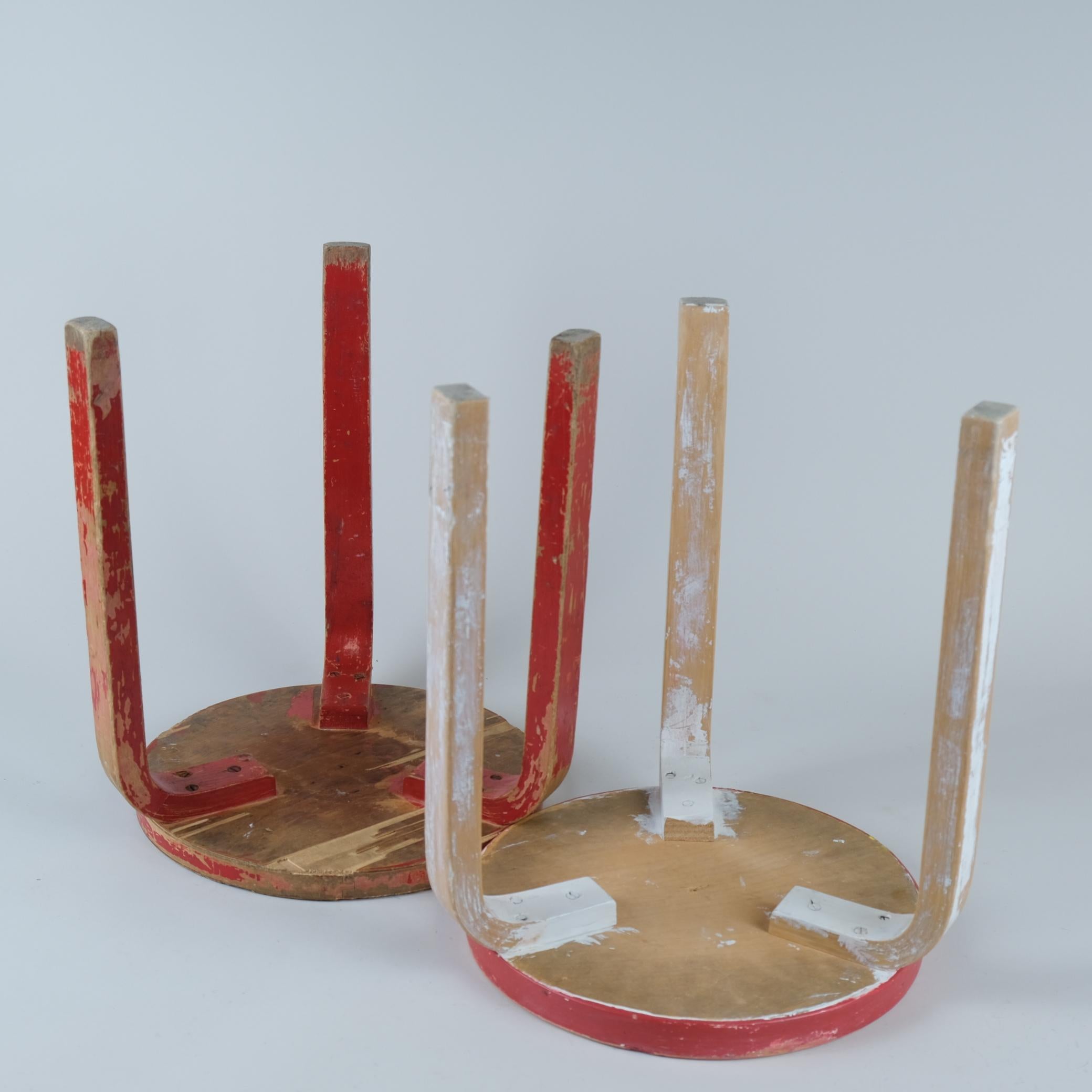 A 'Pair' of Roughly Loved Alvar Aalto Stools Model 60 In Birch, Artek 1950s For Sale 6