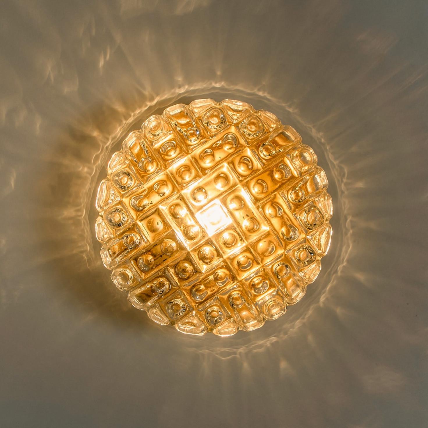 A Pair of Round Clear Bubble Glass Wall Lights in the Style of Helena Tynell in vendita 2