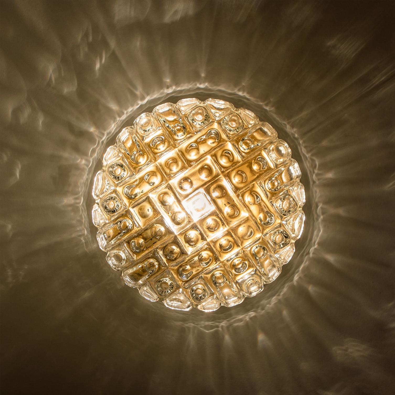 A Pair of Round Clear Bubble Glass Wall Lights in the Style of Helena Tynell in vendita 6