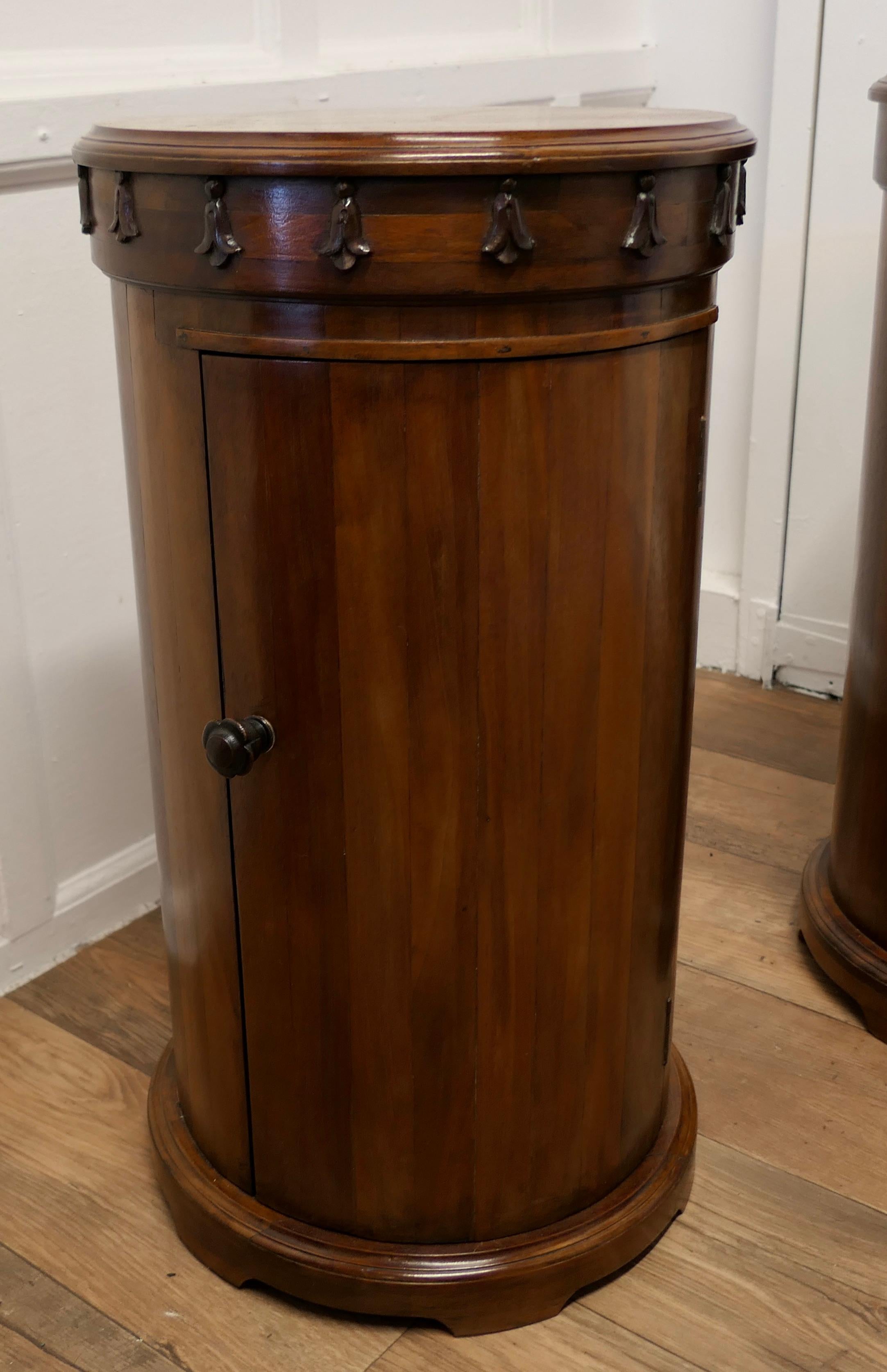 Pair of Round Side Cabinets or Night Stands In Good Condition In Chillerton, Isle of Wight