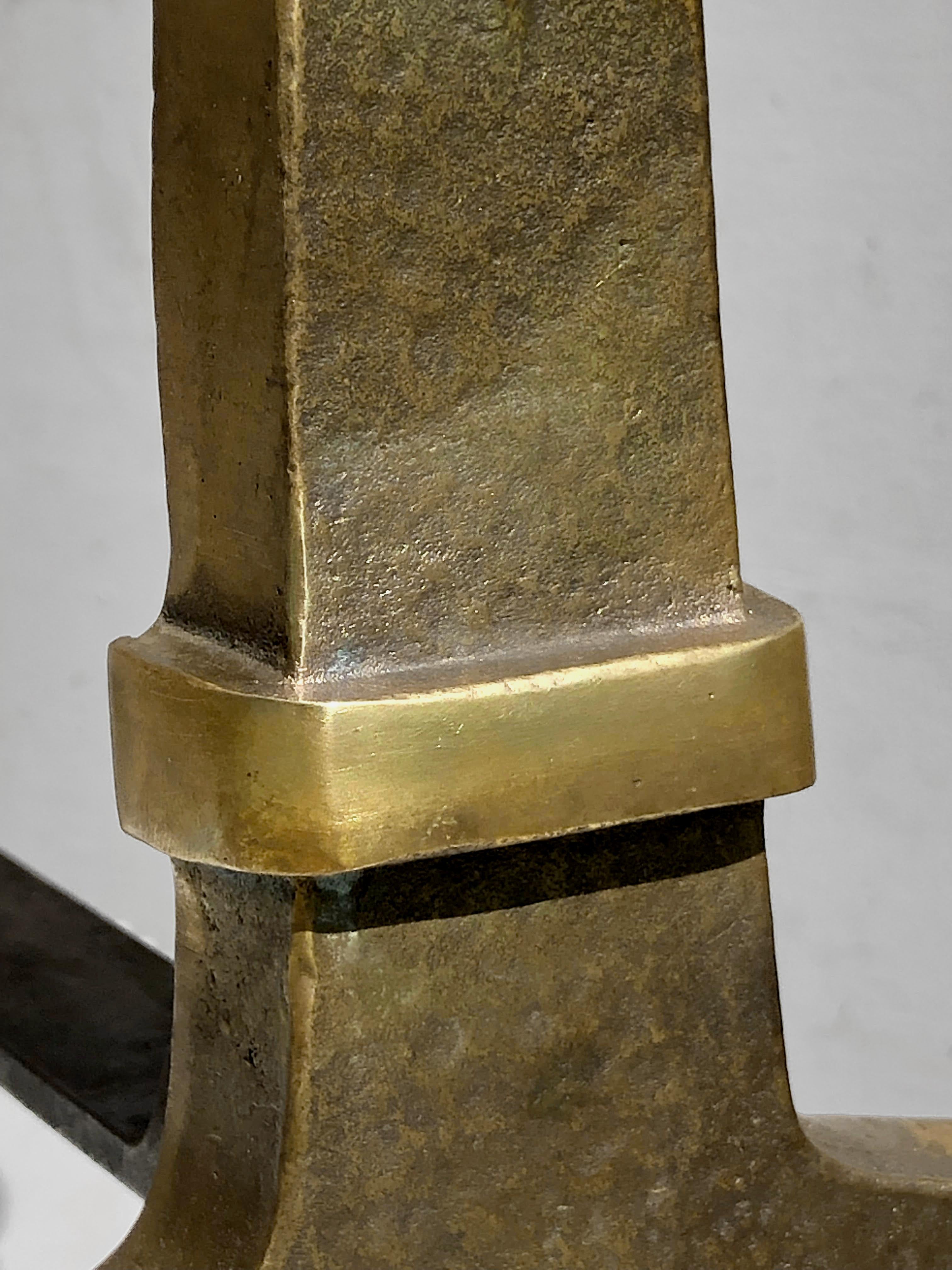 Français Paire d'ANDIRONS ART-DECO NEOCLASSICAL SHABBY-CHIC en bronze, France 1950 en vente