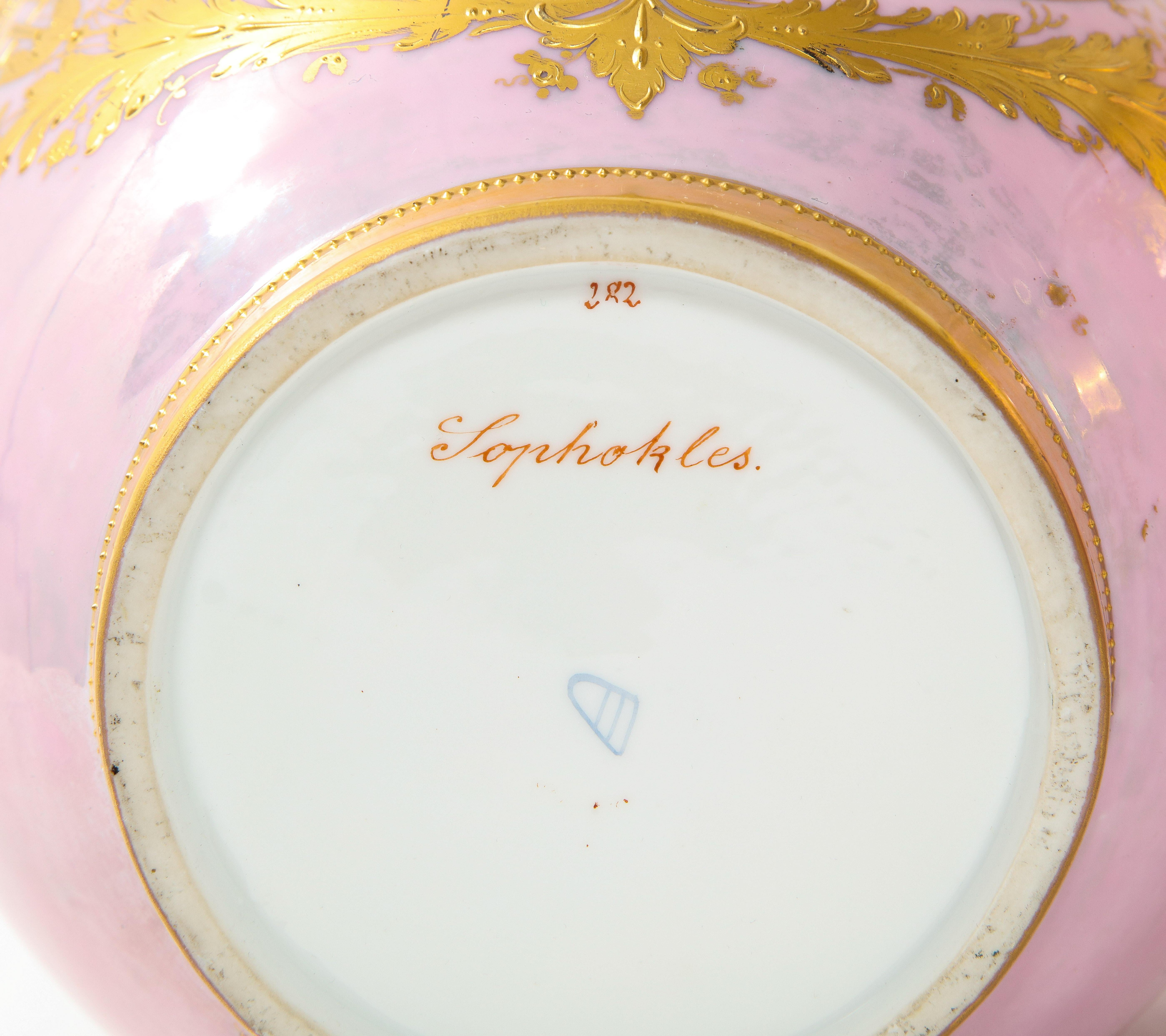 Coppia di vasi Royal Vienna Porcelain rosa cangiante con scene neoclassiche in vendita 8