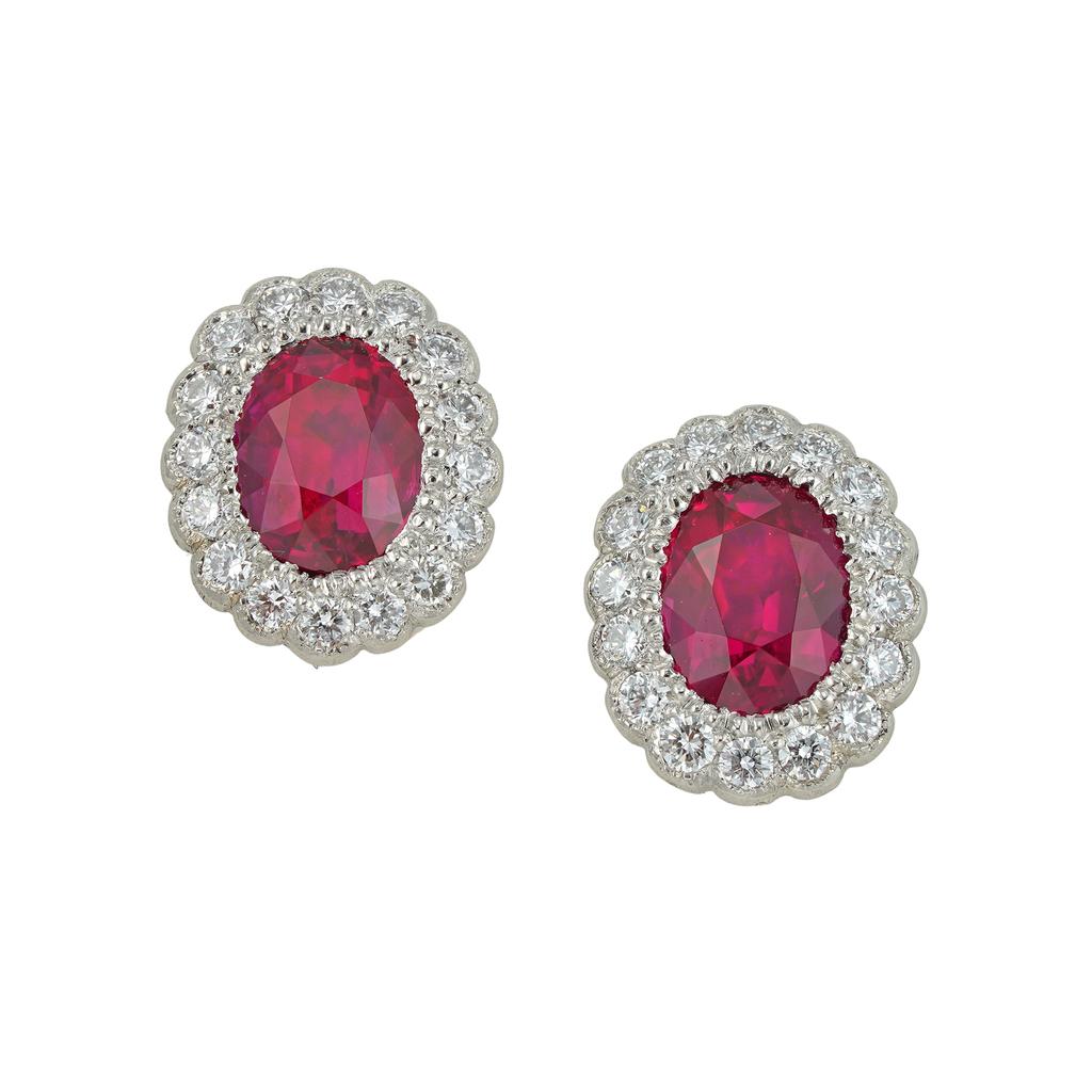 Paar Rubin- und Diamant-Cluster-Ohrringe für Damen oder Herren im Angebot