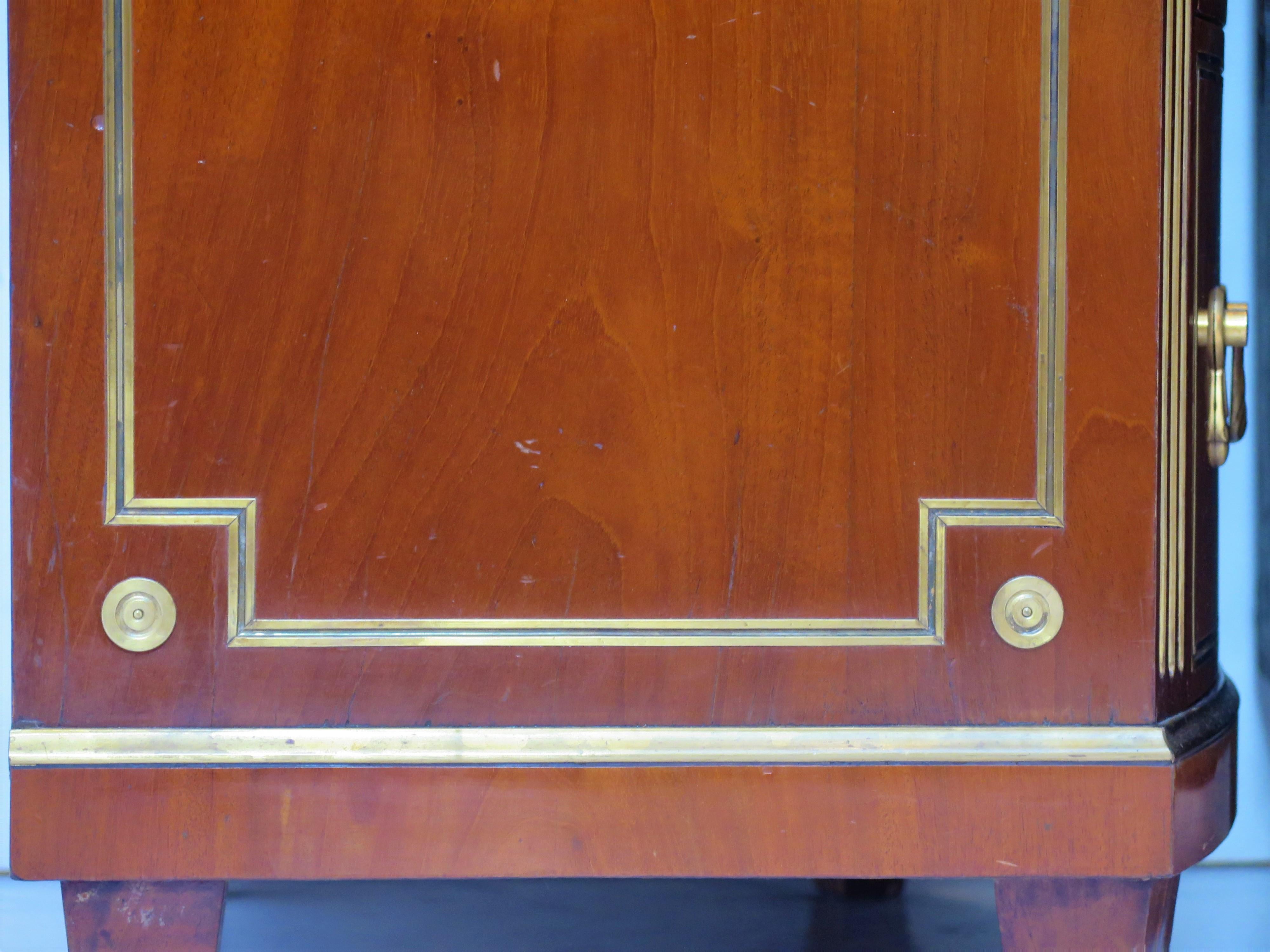 A Pair of Russian Neoclassical Chests of Drawers For Sale 5