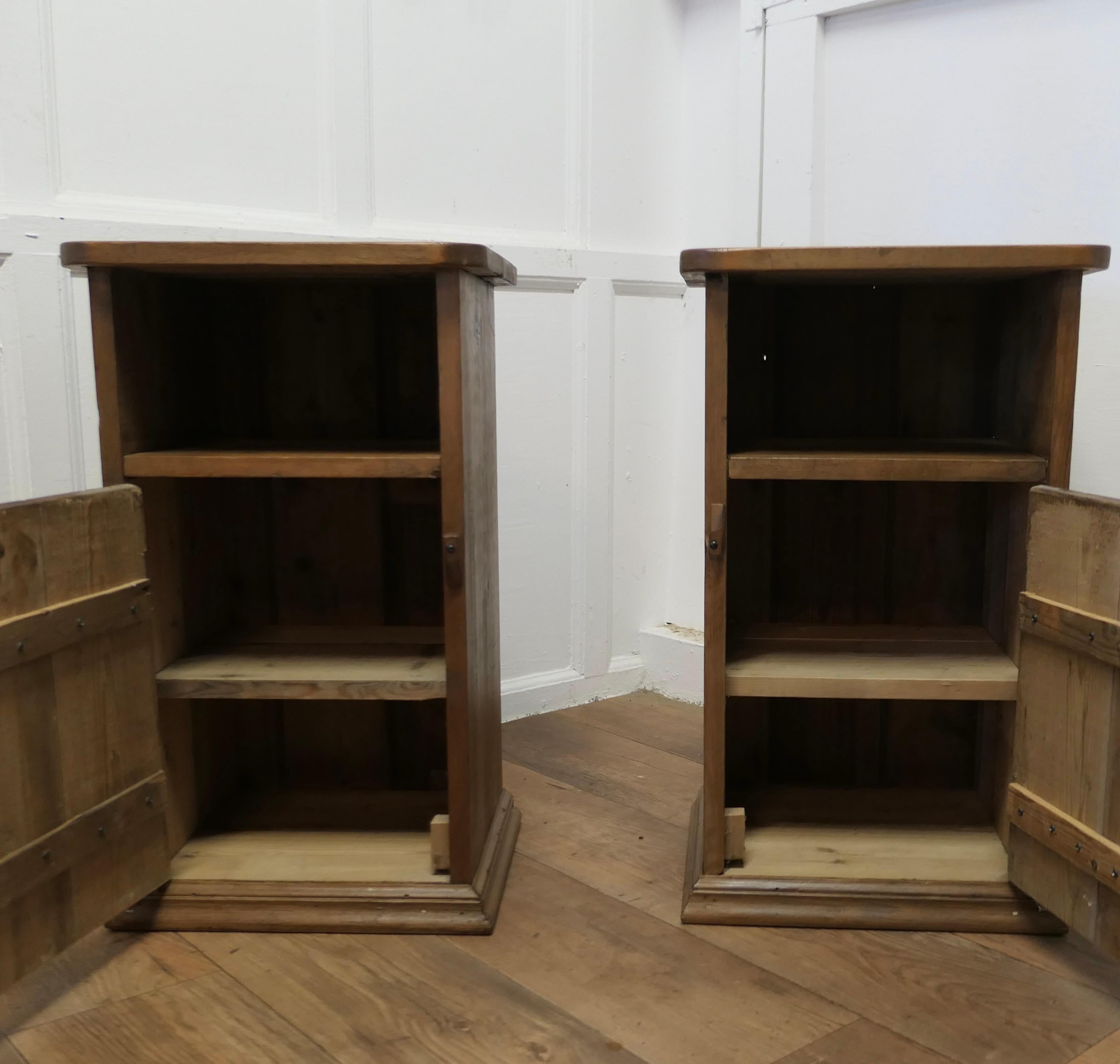 A Pair of Rustic Pine Bedside Cupboards, Night Tables    In Good Condition For Sale In Chillerton, Isle of Wight