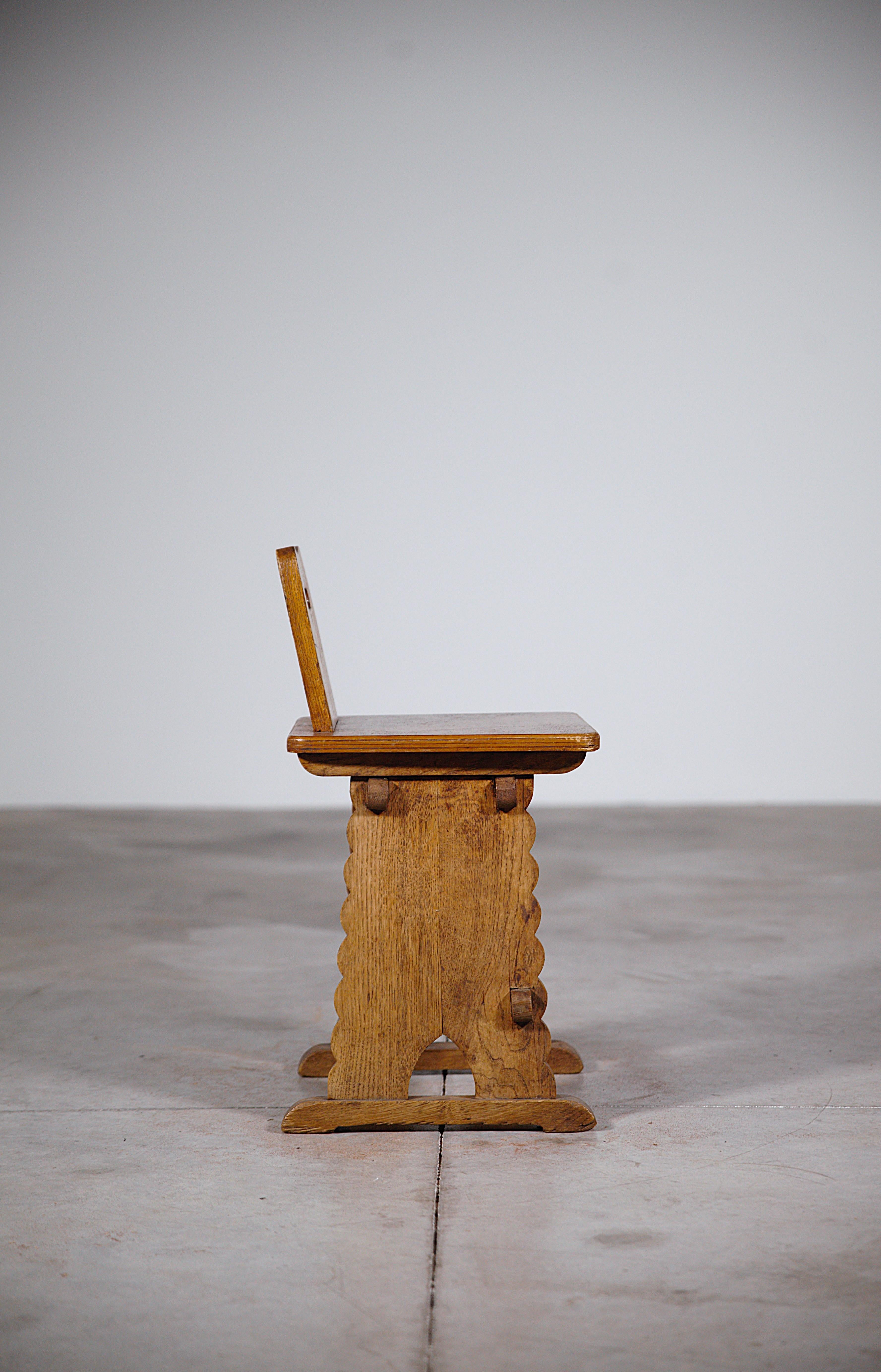 A Pair of Rustic Stools from French Mountains 1970s In Good Condition For Sale In HYÈRES, FR