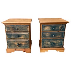 Un par de mesillas de noche de estilo rústico de Mastercraft Furniture. Alrededor de 1970