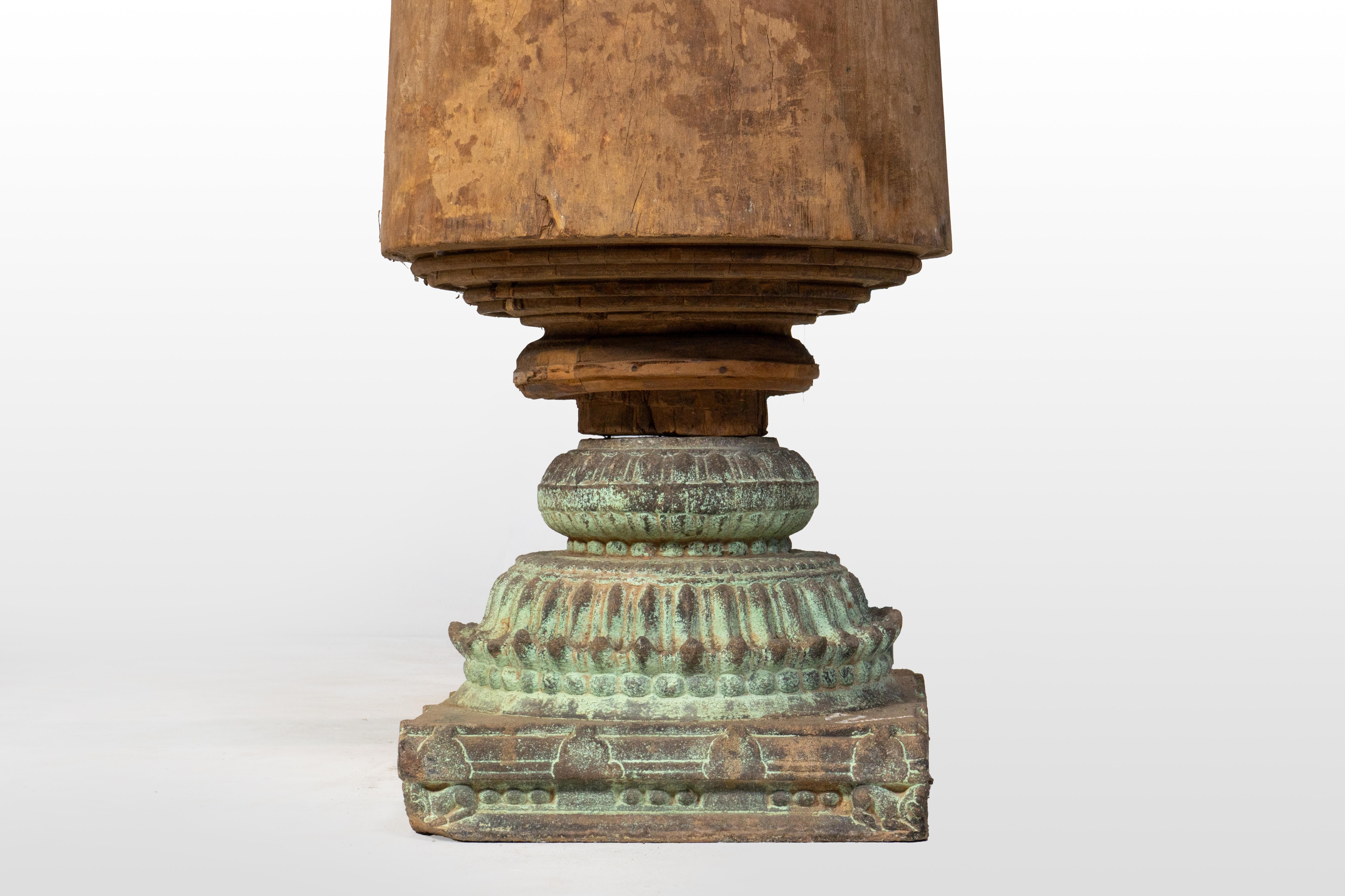 XIXe siècle Paire de colonnes indiennes en bois satiné de Chettinad en vente