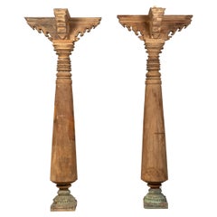 Paire de colonnes indiennes en bois satiné de Chettinad